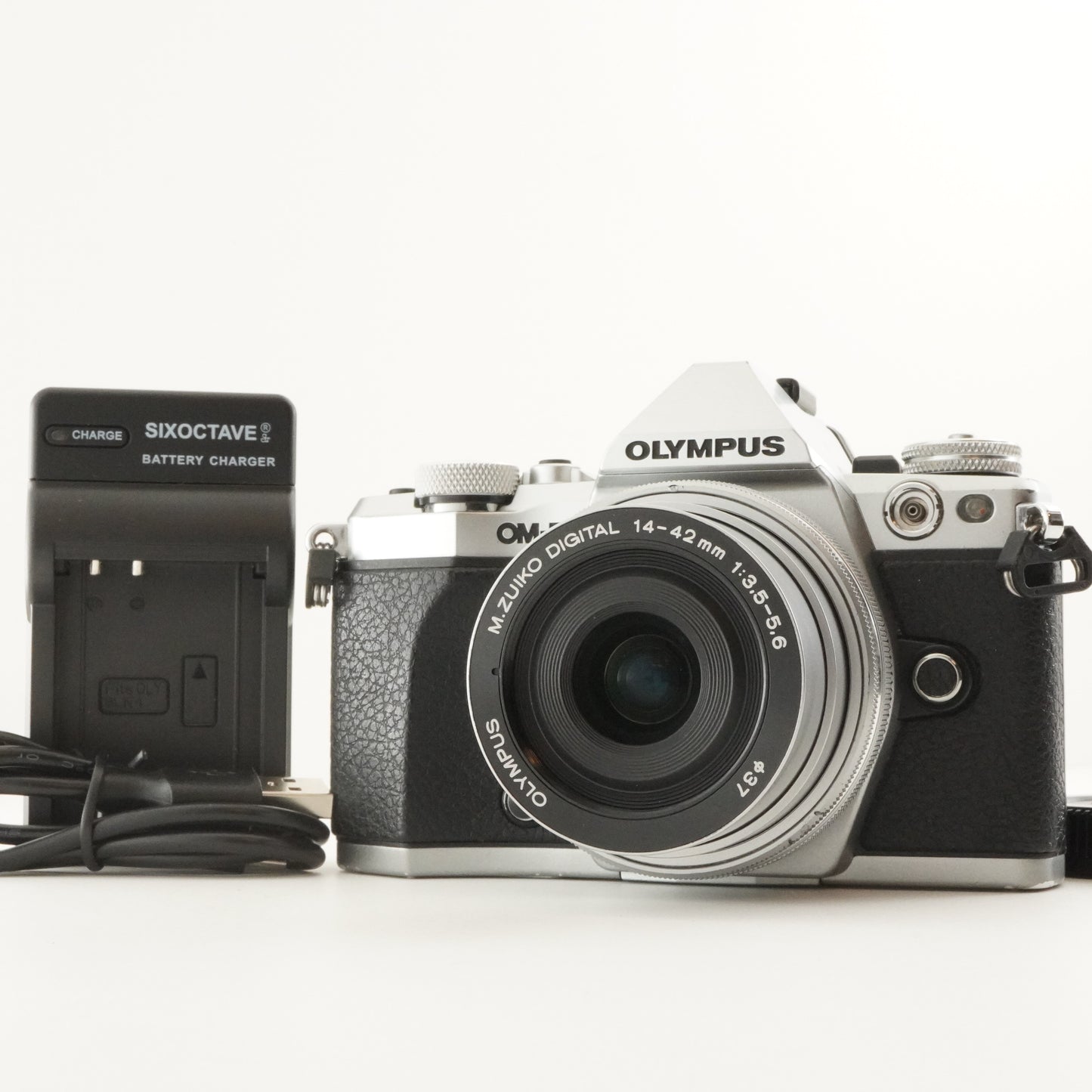 [3,557 Shots] OLYMPUS OM-D E-M5 II Silver + M.Zuiko 14-42mm EZ from Japan #9910