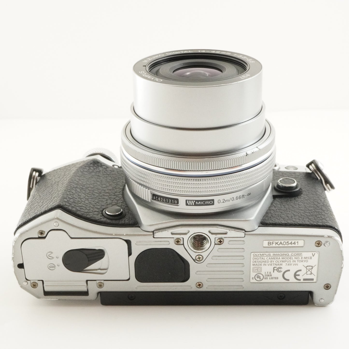 [3,557 Shots] OLYMPUS OM-D E-M5 II Silver + M.Zuiko 14-42mm EZ from Japan #9910