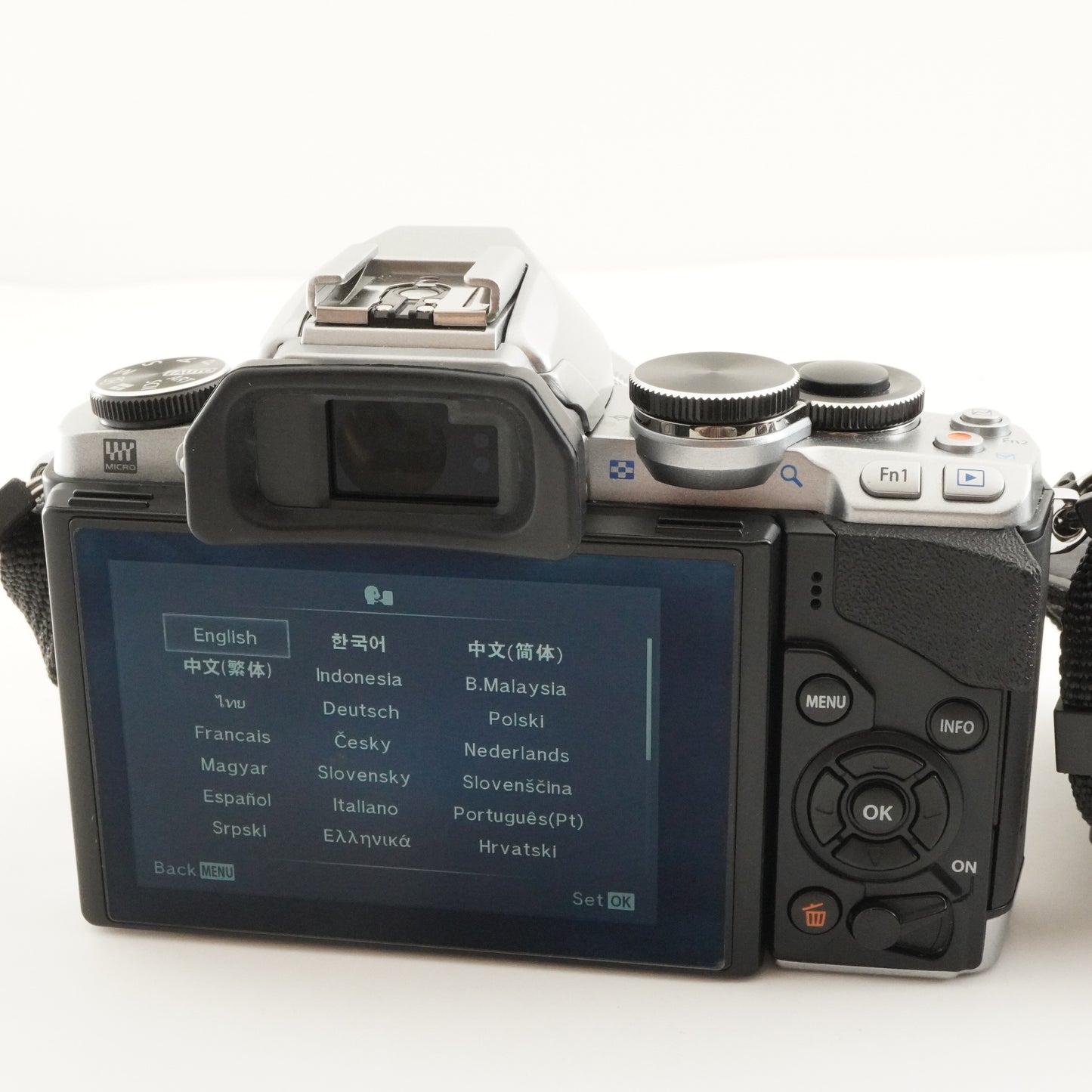 [1,111 Shots] OLYMPUS OM-D E-M10 + 14-42mm + Camera Grip ECG-1 from Japan #9957