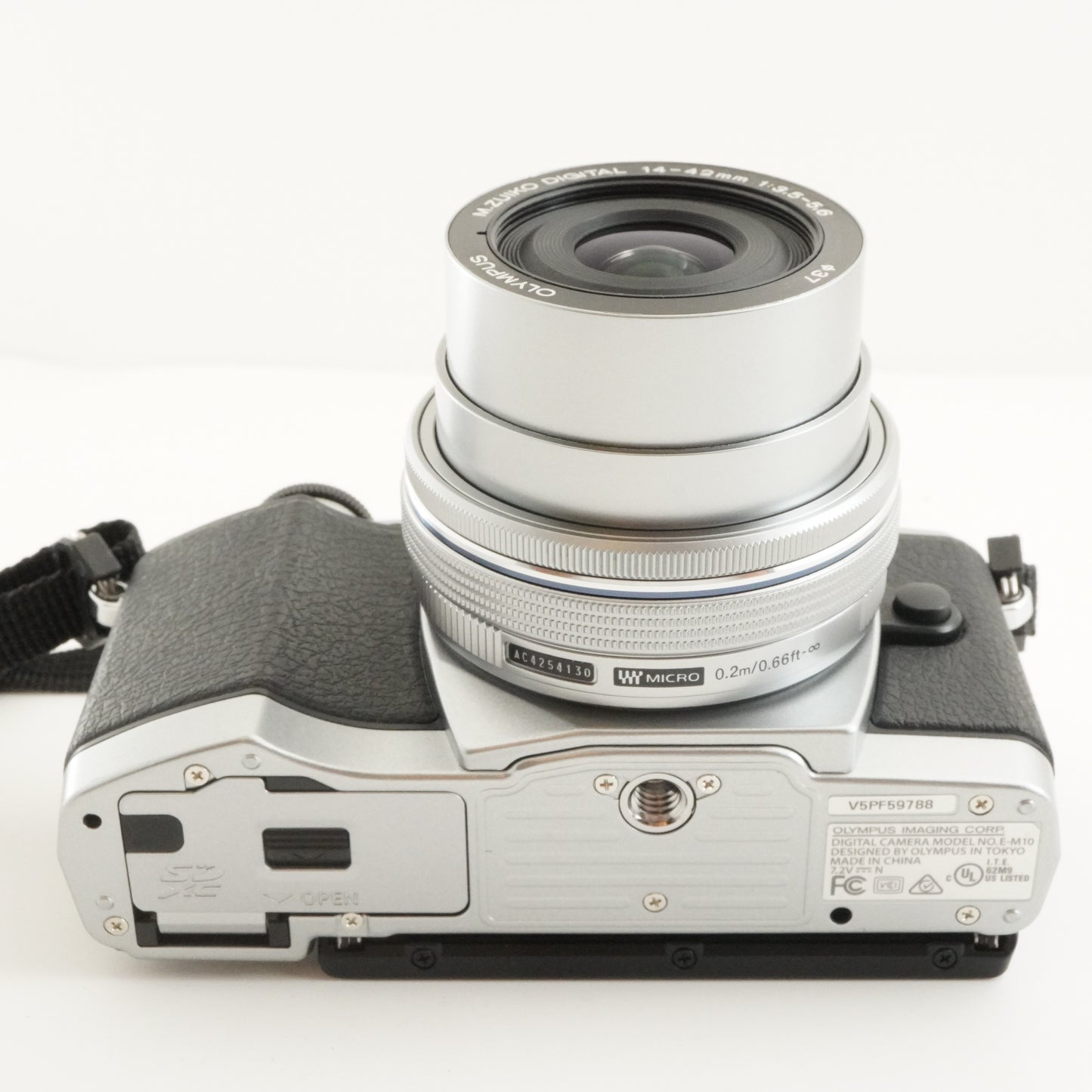 [1,111 Shots] OLYMPUS OM-D E-M10 + 14-42mm + Camera Grip ECG-1 from Japan #9957