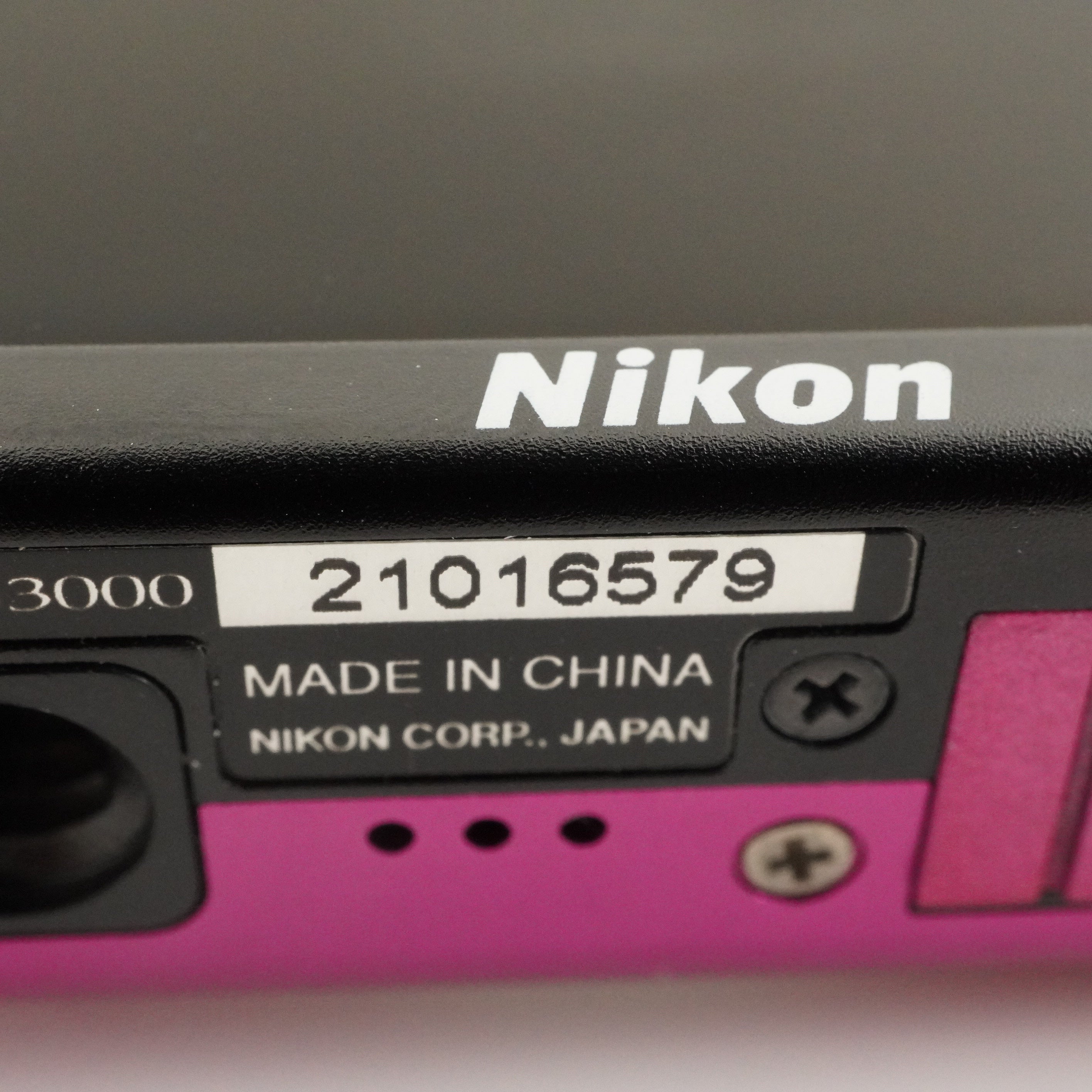 Nikon COOLPIX S3000 Pink In Box + 4GB SDHC Card Digital Camera