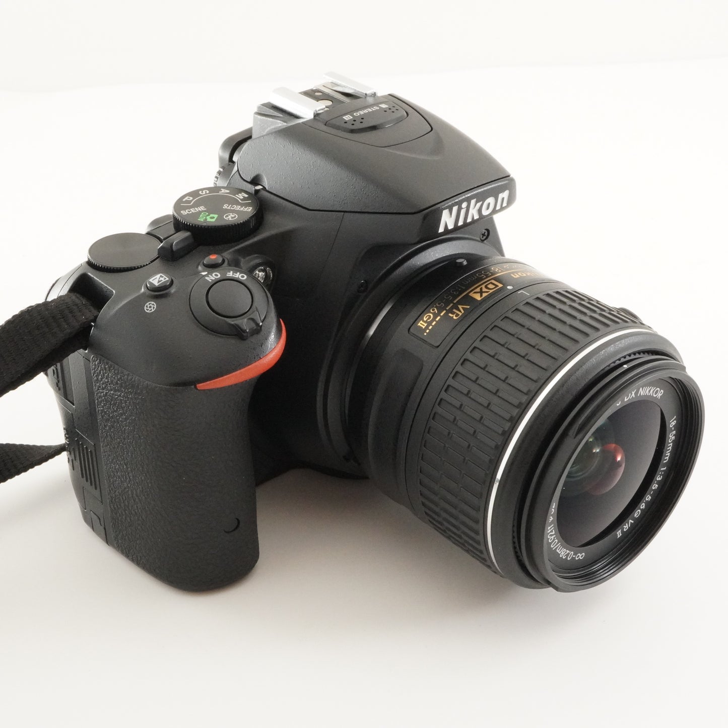 [10,450 Shots] Nikon D5500 + AF-S 18-55mm F3.5-5.6G II VR from Japan #8169