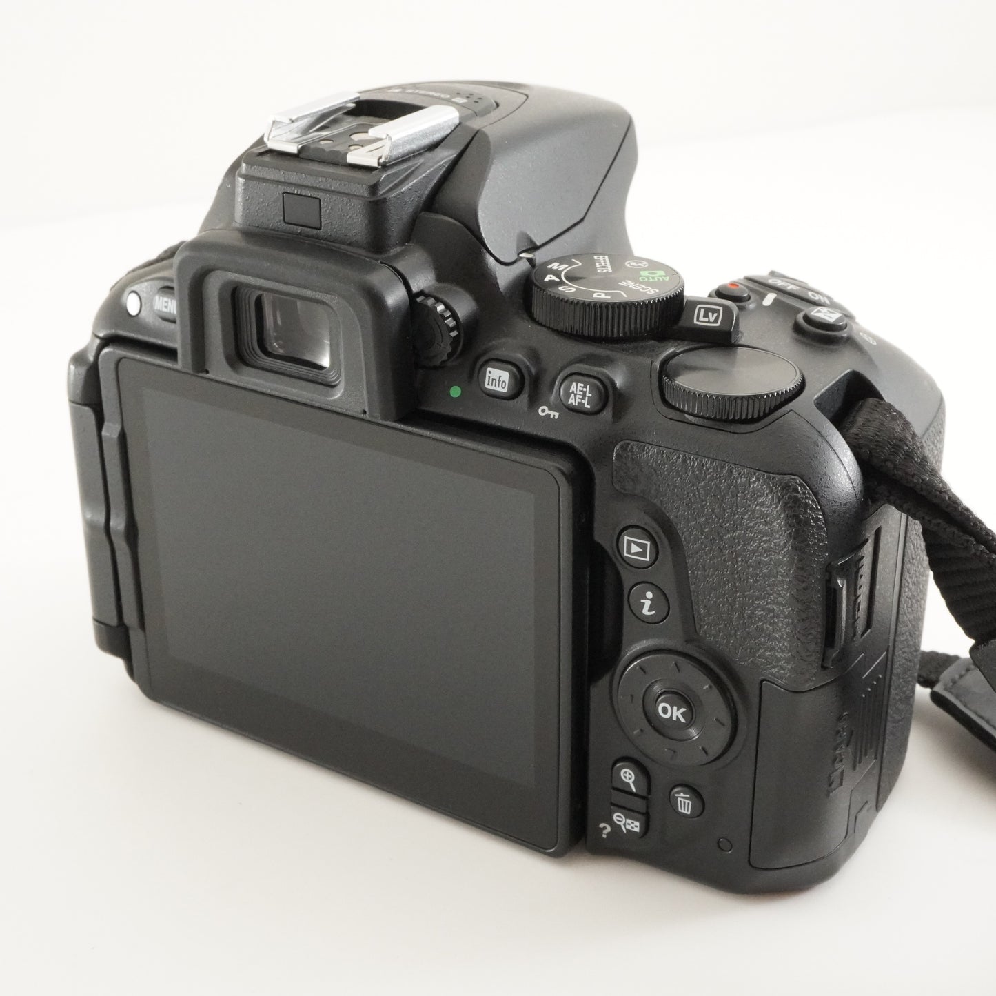 [10,450 Shots] Nikon D5500 + AF-S 18-55mm F3.5-5.6G II VR from Japan #8169