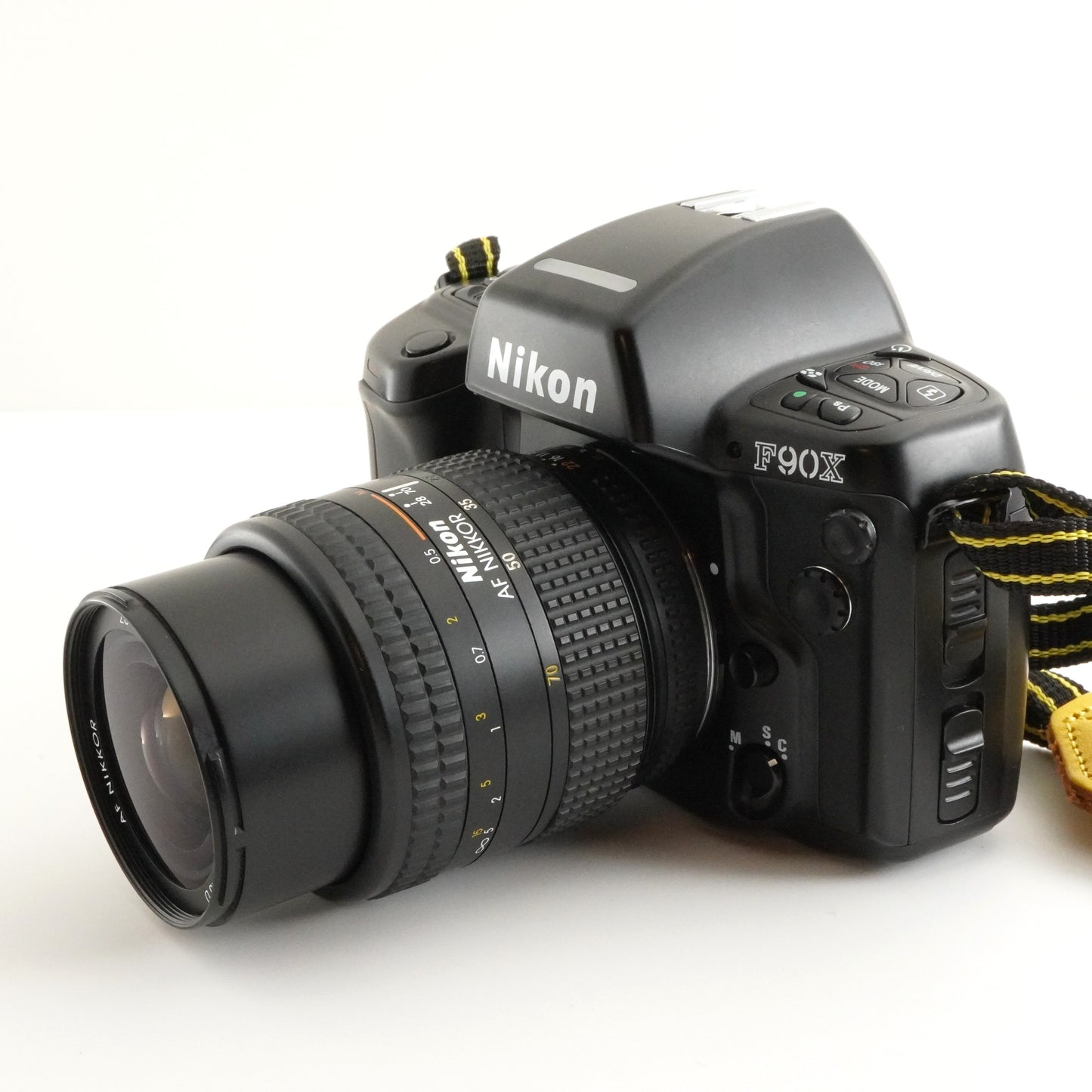 Nikon F90X + AF NIKKOR 28-70mm F3.5-4.5 D SLR 35mm Film Camera from Japan #3784
