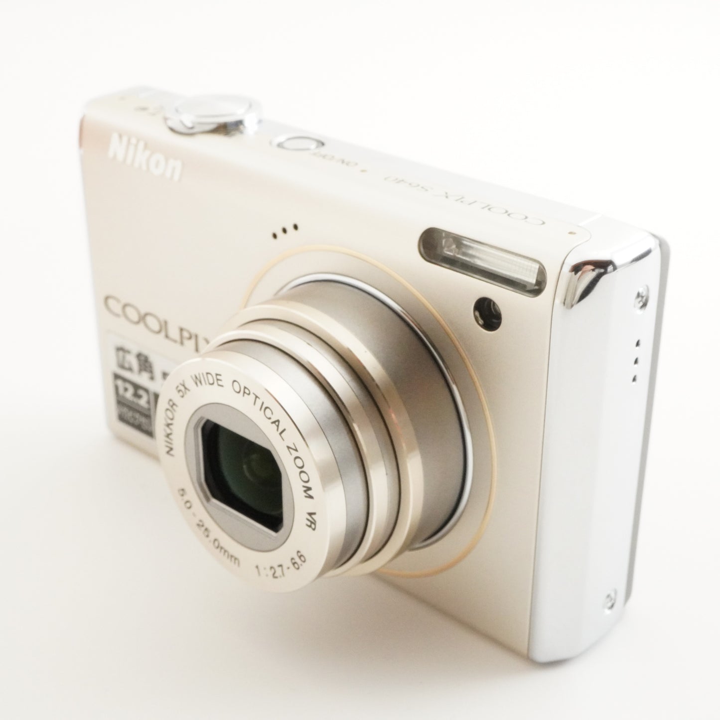 Nikon COOLPIX S640 Silver With 4GB SDHC Card Digital Camera from Japan #4047
