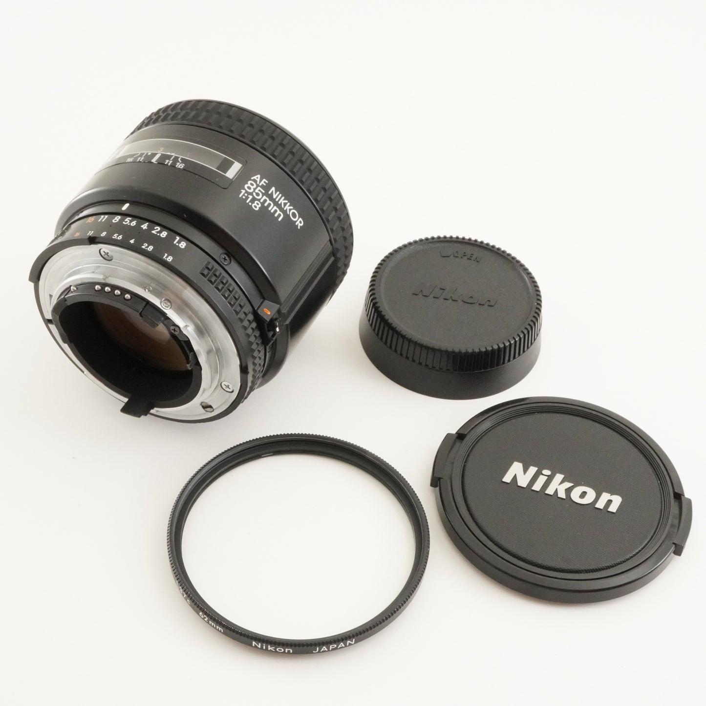 Nikon AF NIKKOR 85mm F1.8 AF Portrait Lens from Japan #7252