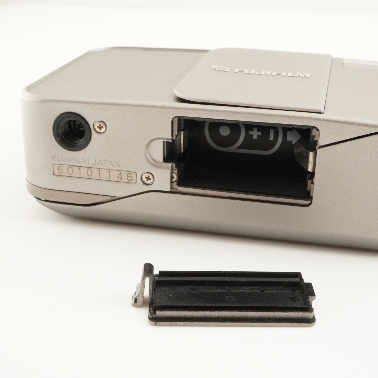 FUJIFILM CARDIA mini TIARA Point & Shoot Film Camera from Japan #4991