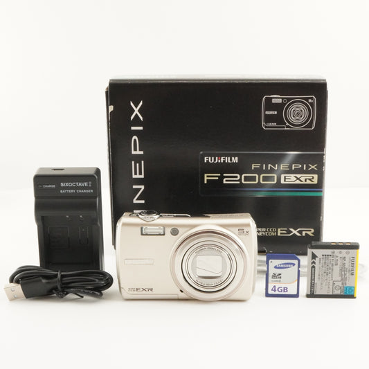 FUJIFILM FINEPIX F200 EXR Silver In Box With 4GB SDHC Card from Japan #6882