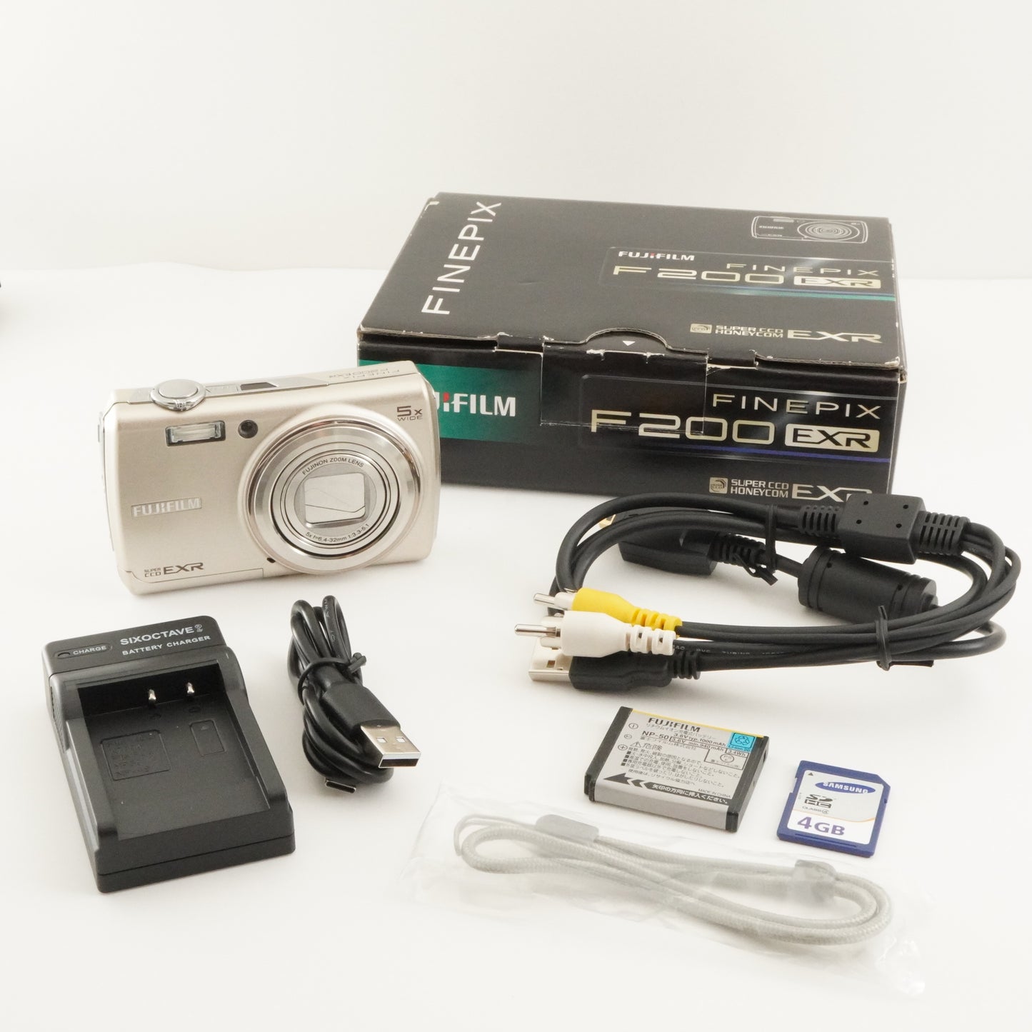 FUJIFILM FINEPIX F200 EXR Silver In Box With 4GB SDHC Card from Japan #6882