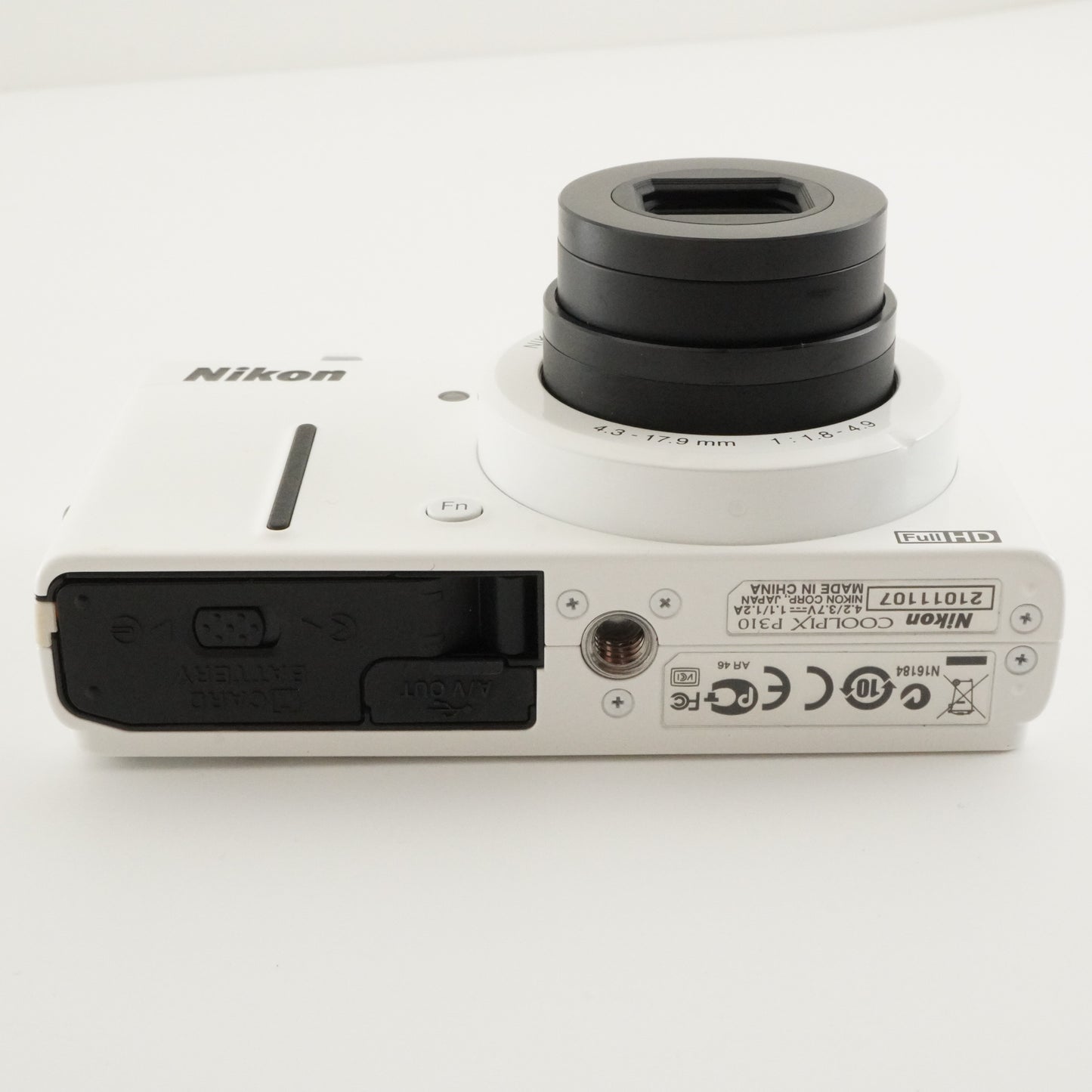 Nikon COOLPIX P310 White With 4GB SDHC Card Digital Camera from Japan #4120