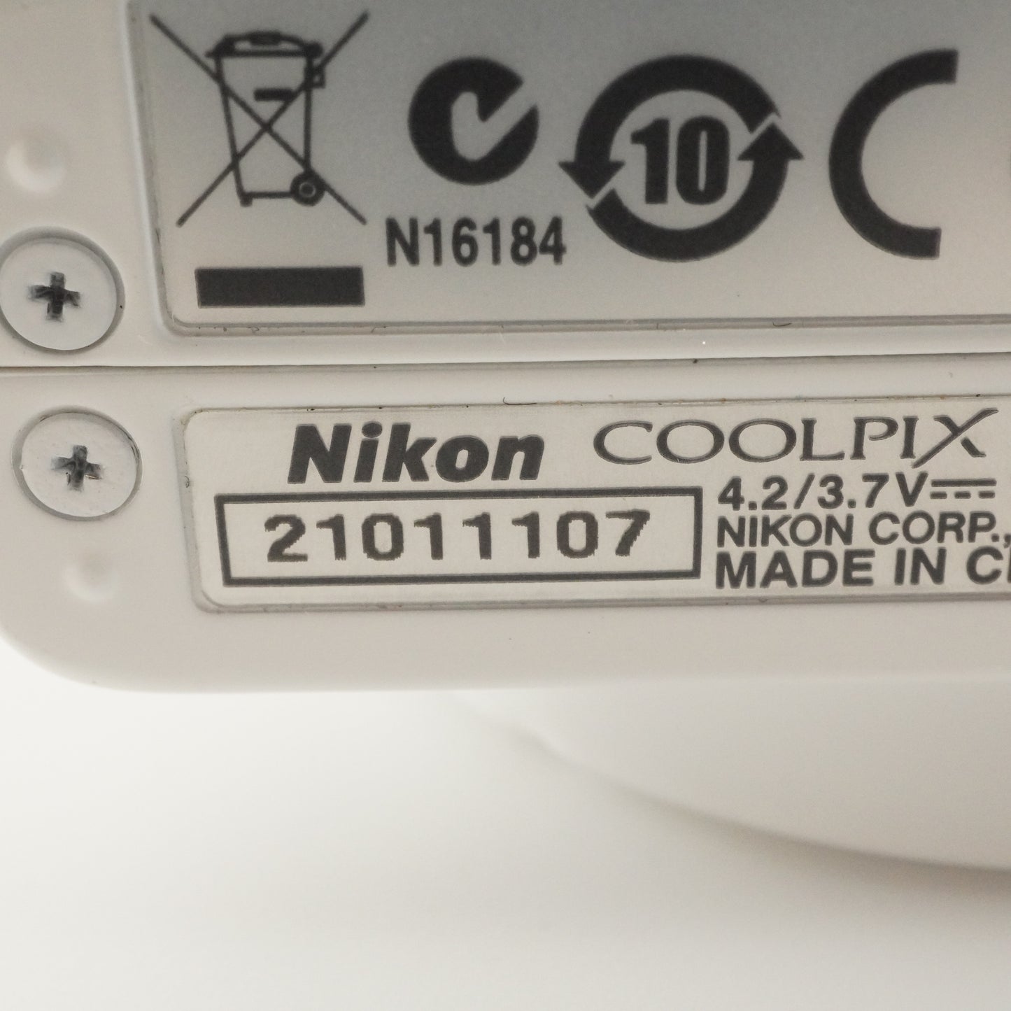 Nikon COOLPIX P310 White With 4GB SDHC Card Digital Camera from Japan #4120