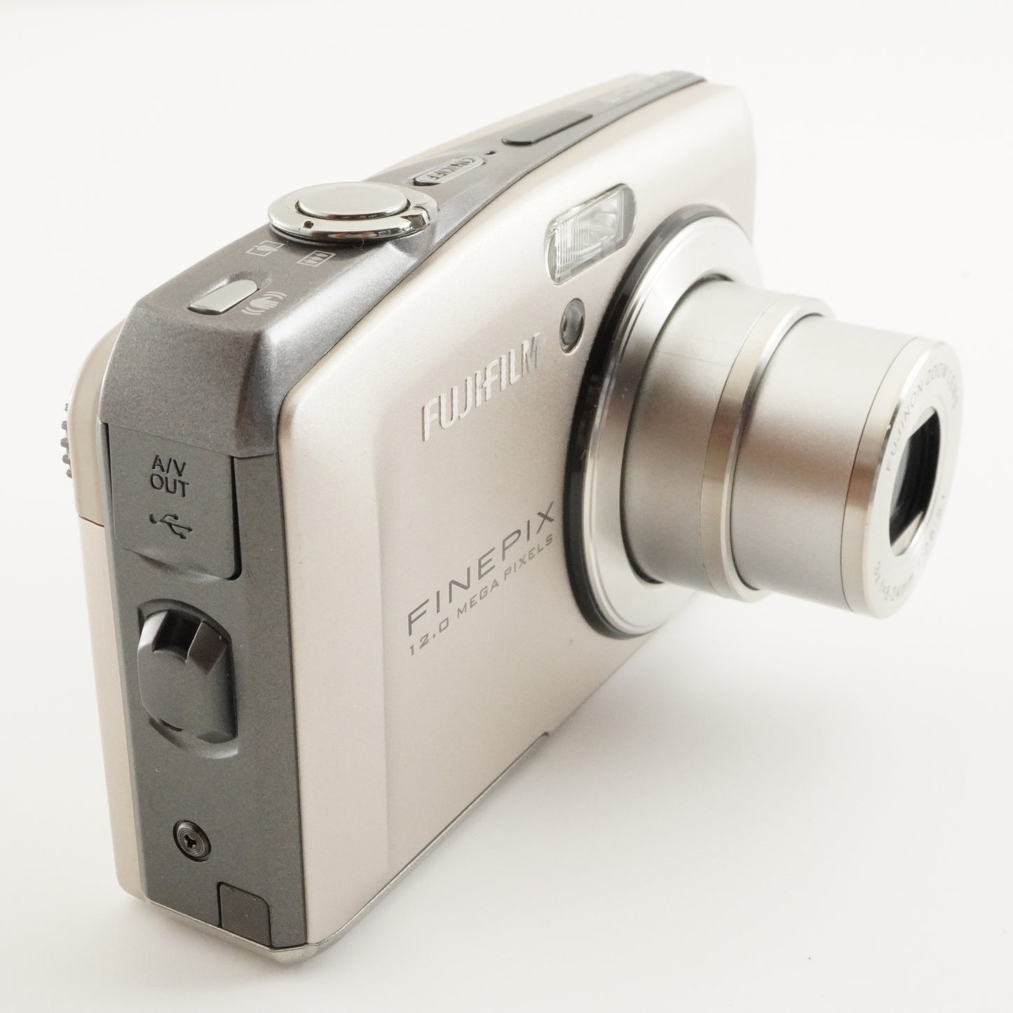 FUJIFILM FINEPIX F60fd Silver With 4GB SDHC Card Digital Camera from Japan #4014