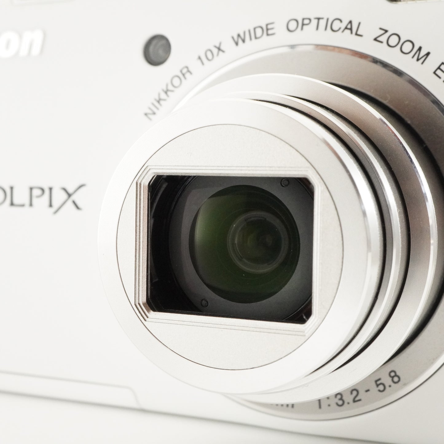 Nikon COOLPIX S6200 White With 4GB SDHC Card Digital Camera from Japan #3995