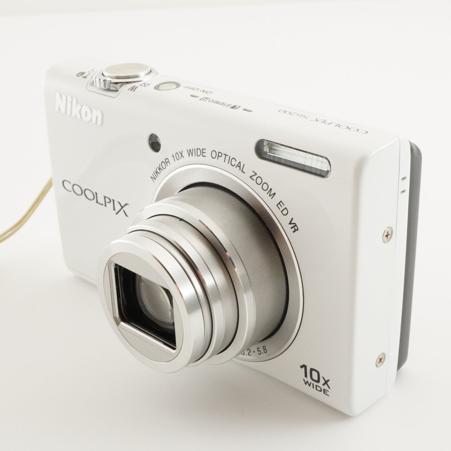 Nikon COOLPIX S6200 White With 4GB SDHC Card Digital Camera from Japan #3995