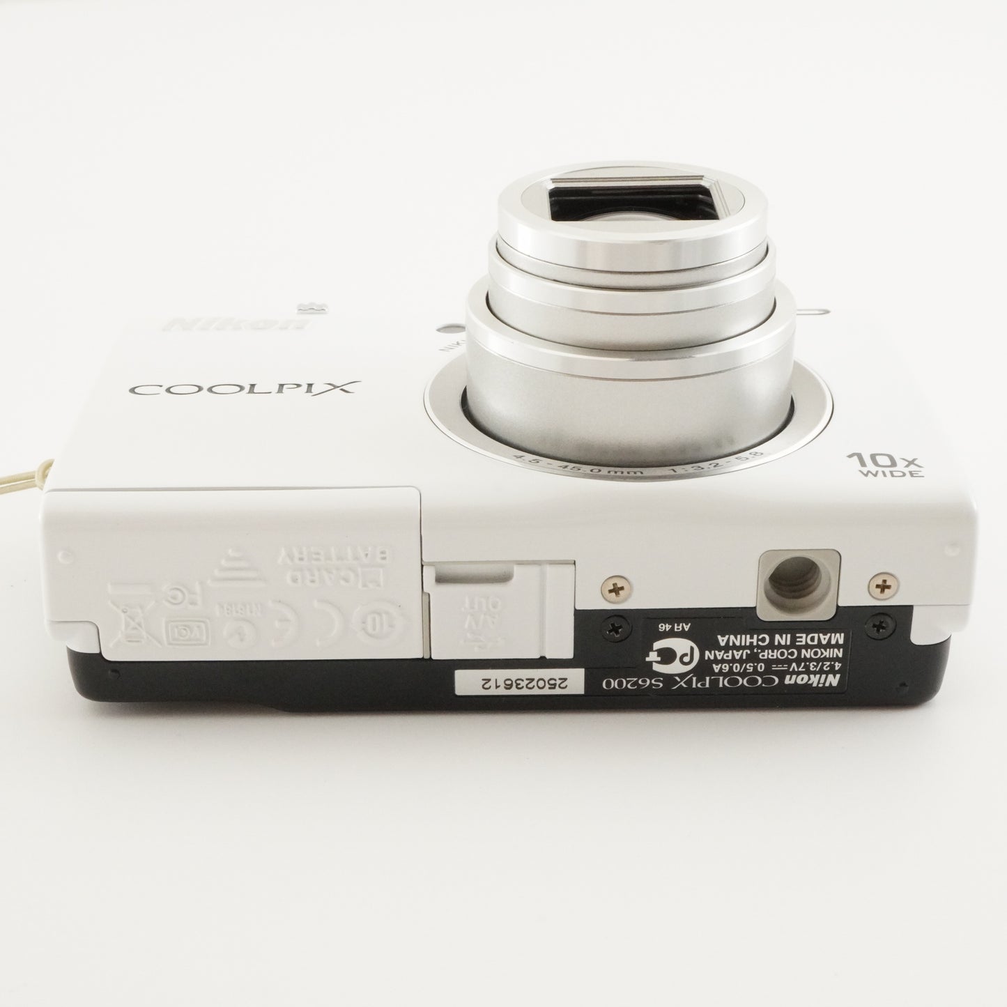 Nikon COOLPIX S6200 White With 4GB SDHC Card Digital Camera from Japan #3995