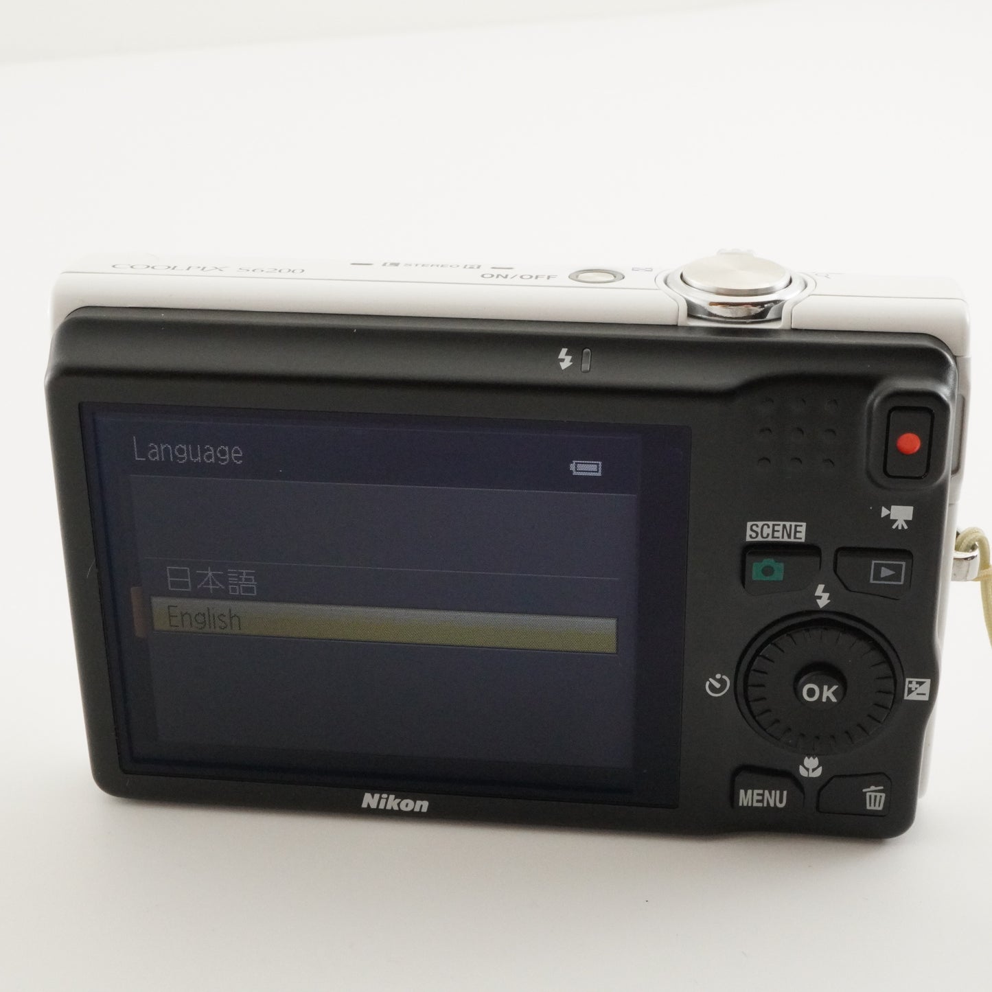 Nikon COOLPIX S6200 White With 4GB SDHC Card Digital Camera from Japan #3995