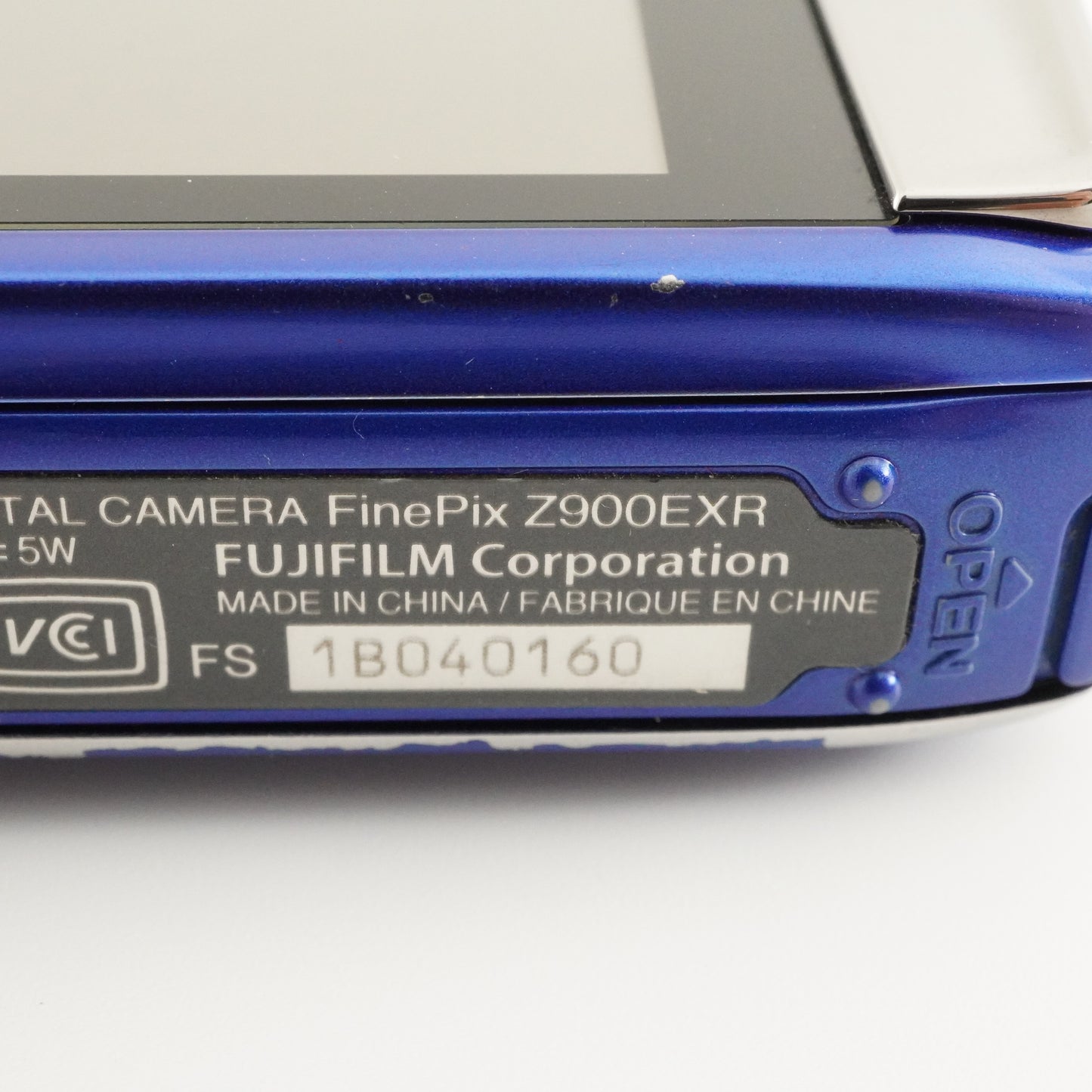 FUJIFILM FINEPIX Z900 EXR Blue + 4GB SDHC Card Digital Camera from Japan #7315