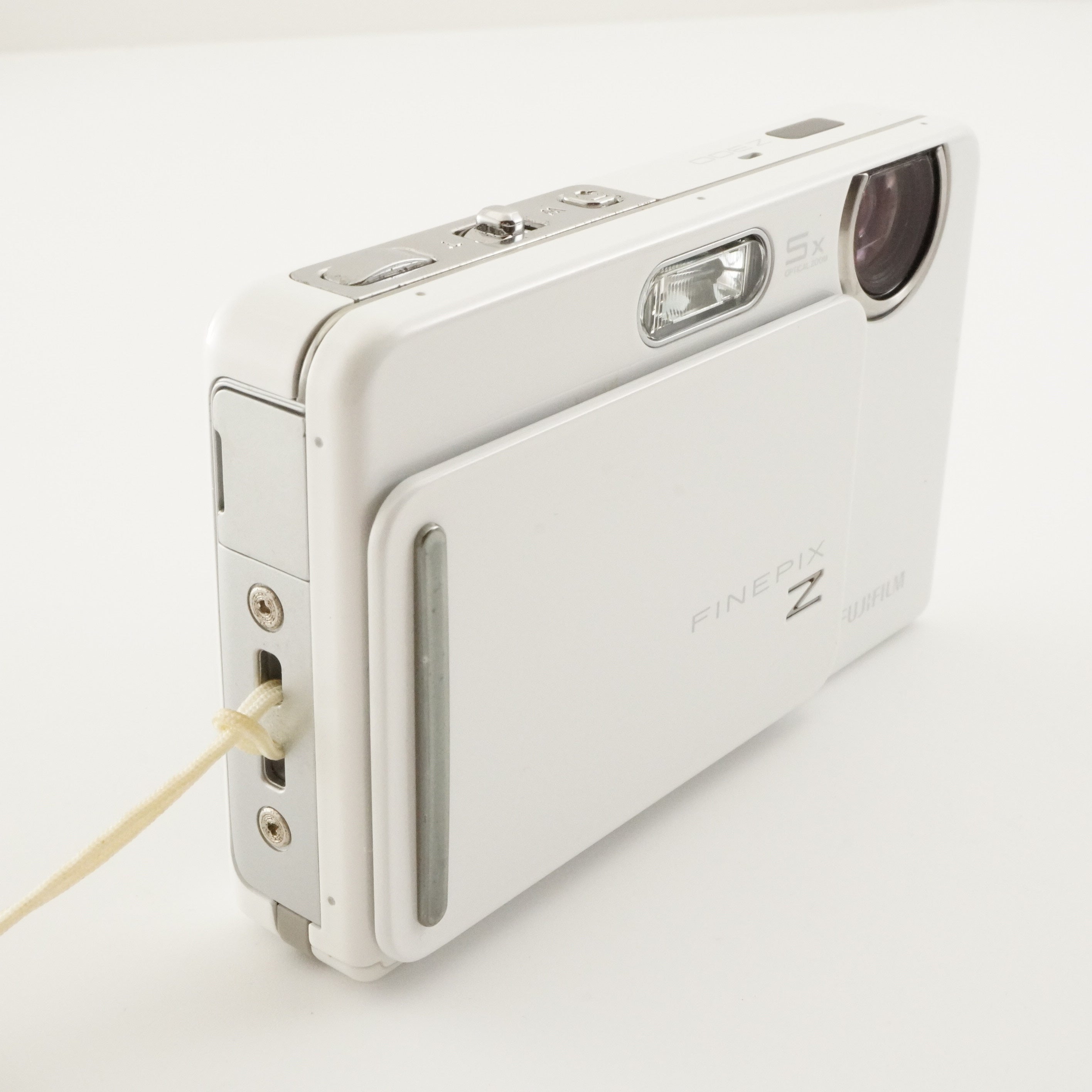 FUJIFILM FinePix Z300 White With 4GB SDHC Card Digital