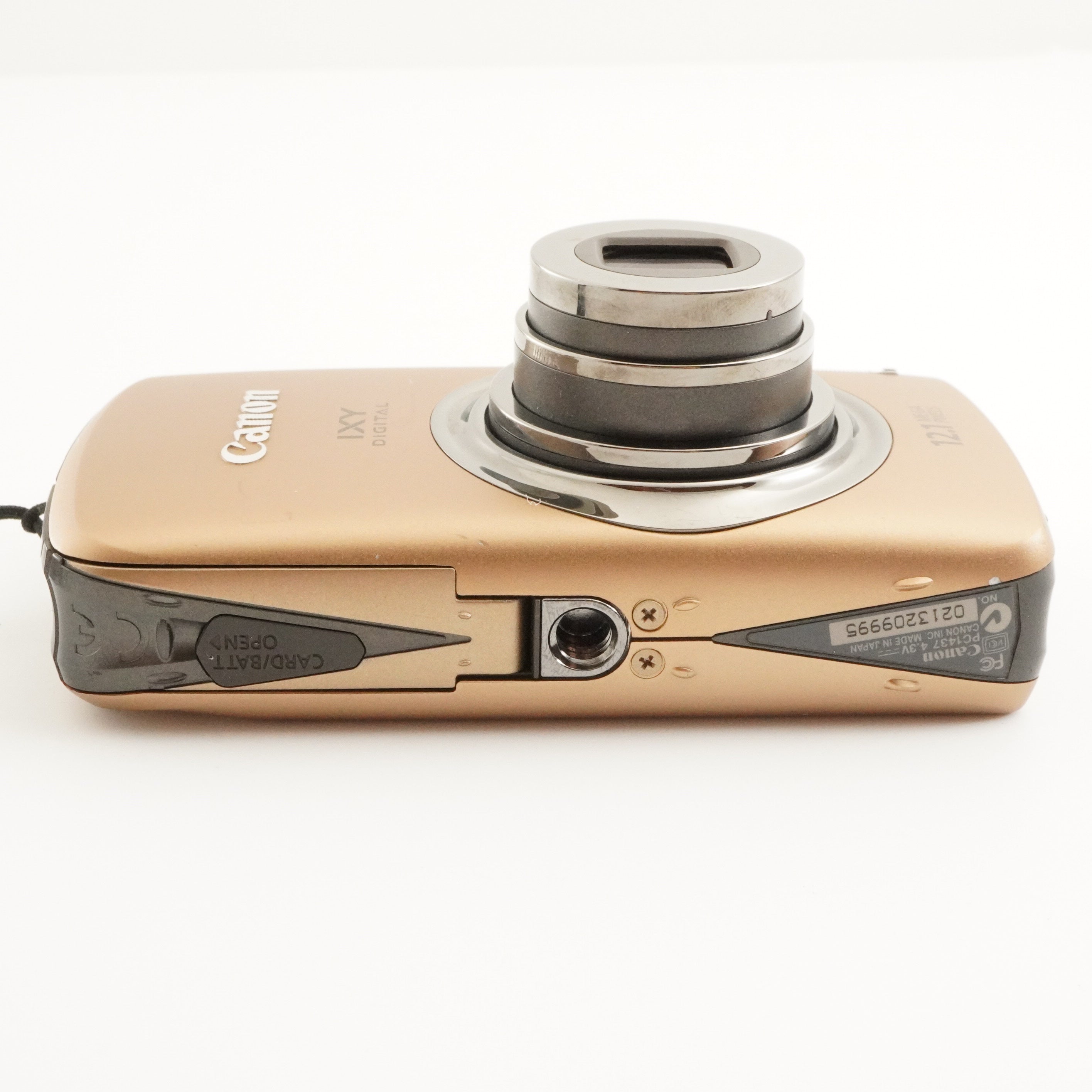 Canon IXY Digital 930 IS ゴールド Canon IXY DIGITAL 930 IS Gold With 4GB SDHC Card Digital