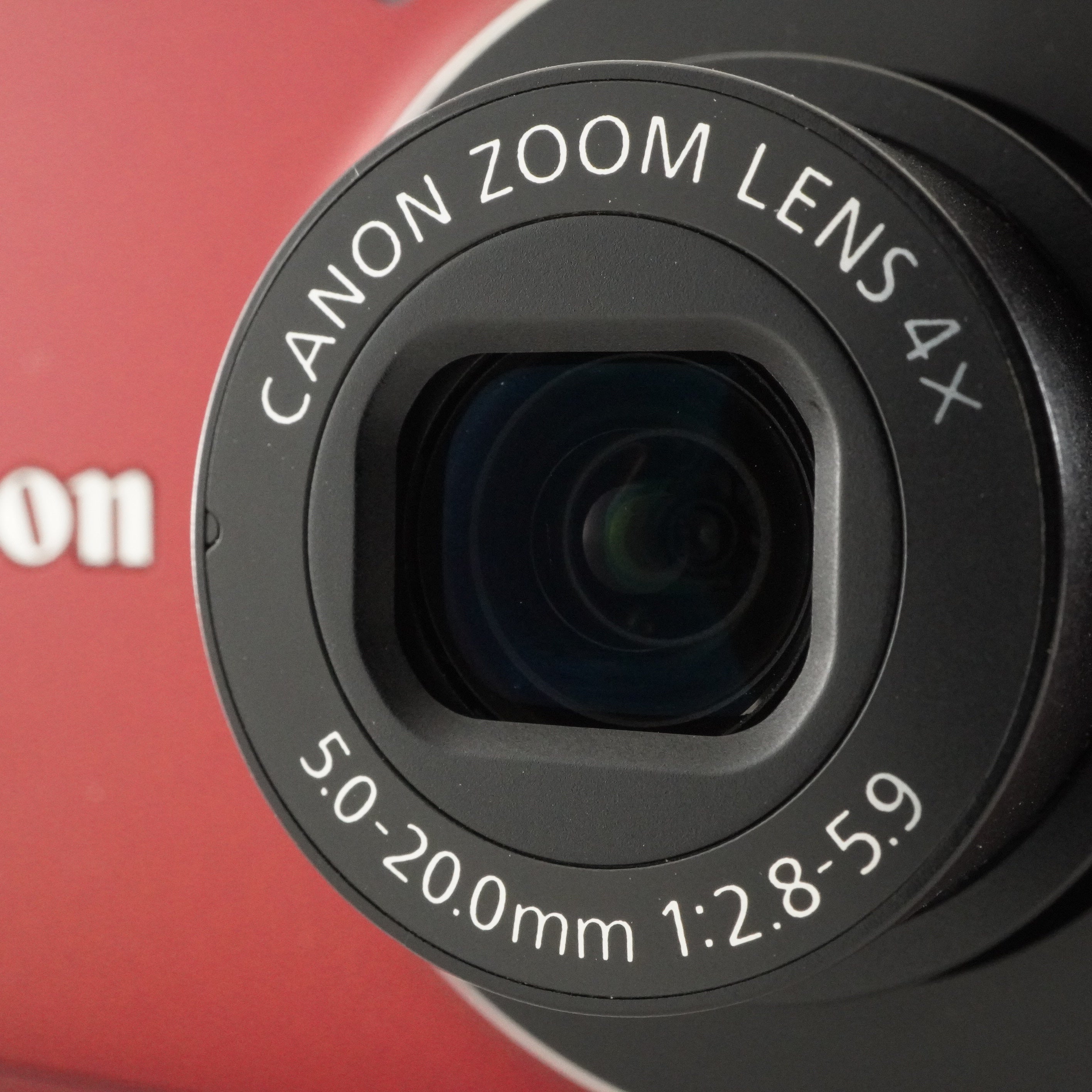 Canon Power shot A2200コンパクトデジタルカメラ レッド Canon Powershot A2200 14.1 MP Digital Point&Shoot Camera