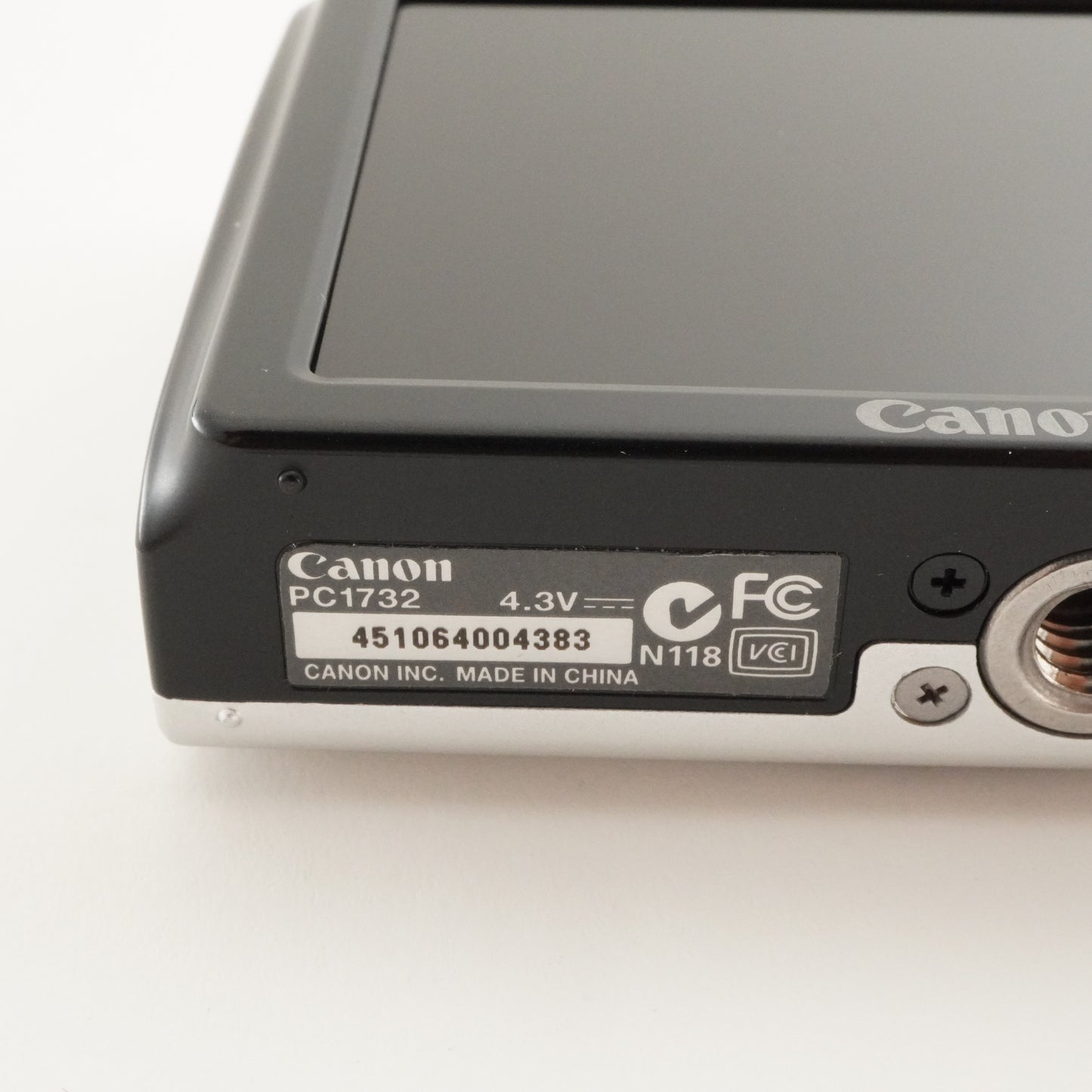 Canon PowerShot A2300 Silver With 4GB SDHC Card Digital Camera from Japan #2688