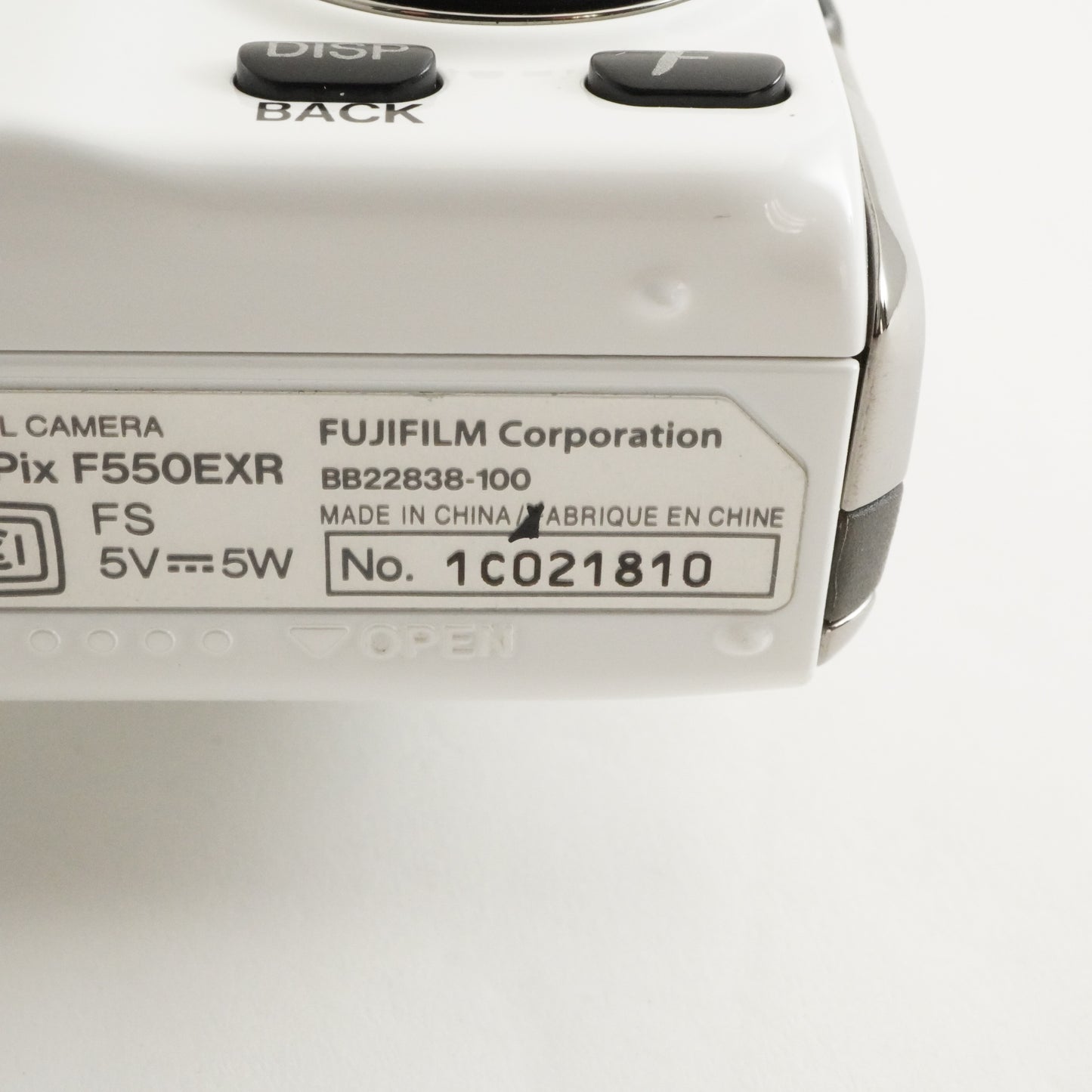 FUJIFILM FINEPIX F550EXR White + 4GB SDHC Card Digital Camera from Japan #2903