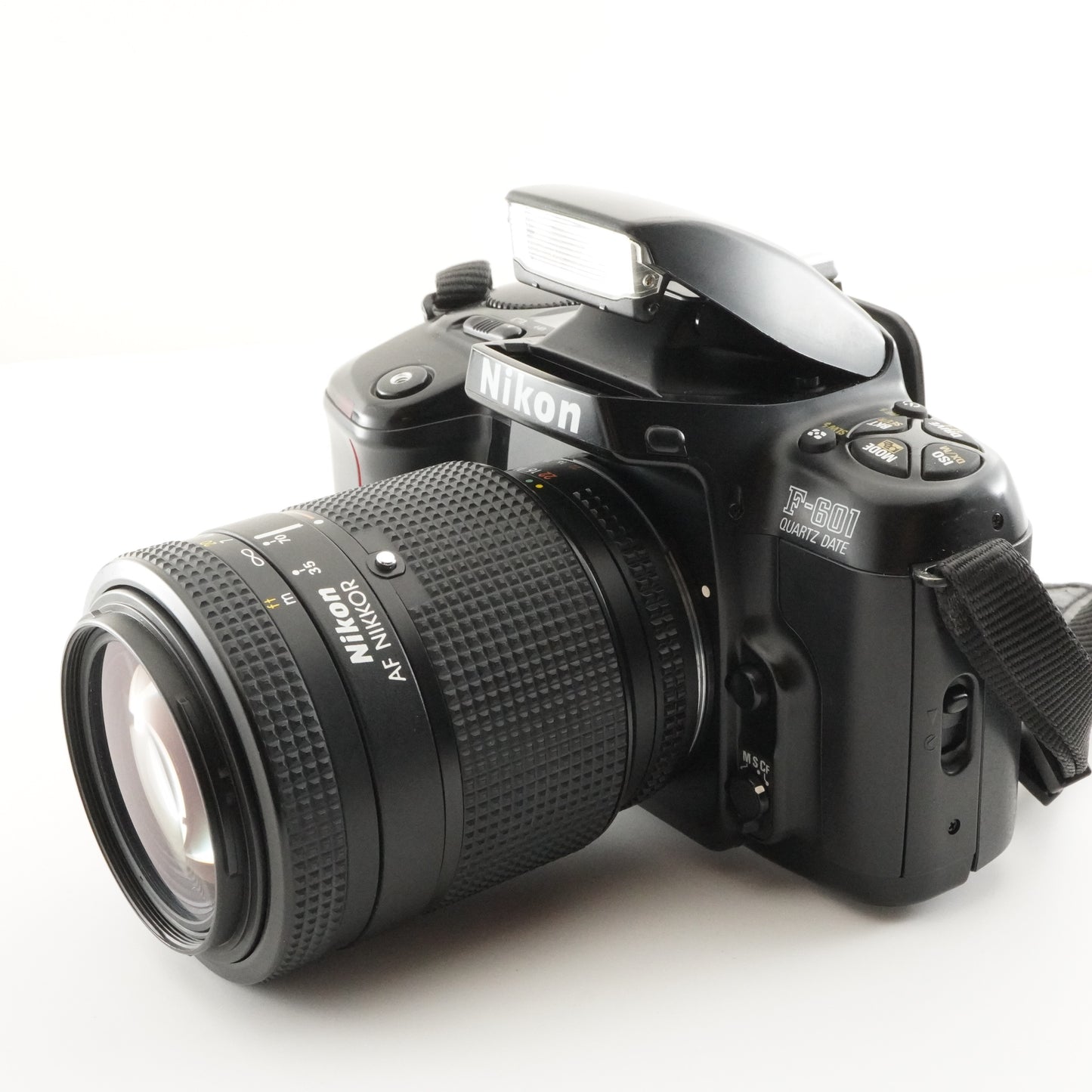 Nikon F-601 + AF NIKKOR 35-105mm F3.5-4.5 SLR 35mm Film Camera from Japan #4752