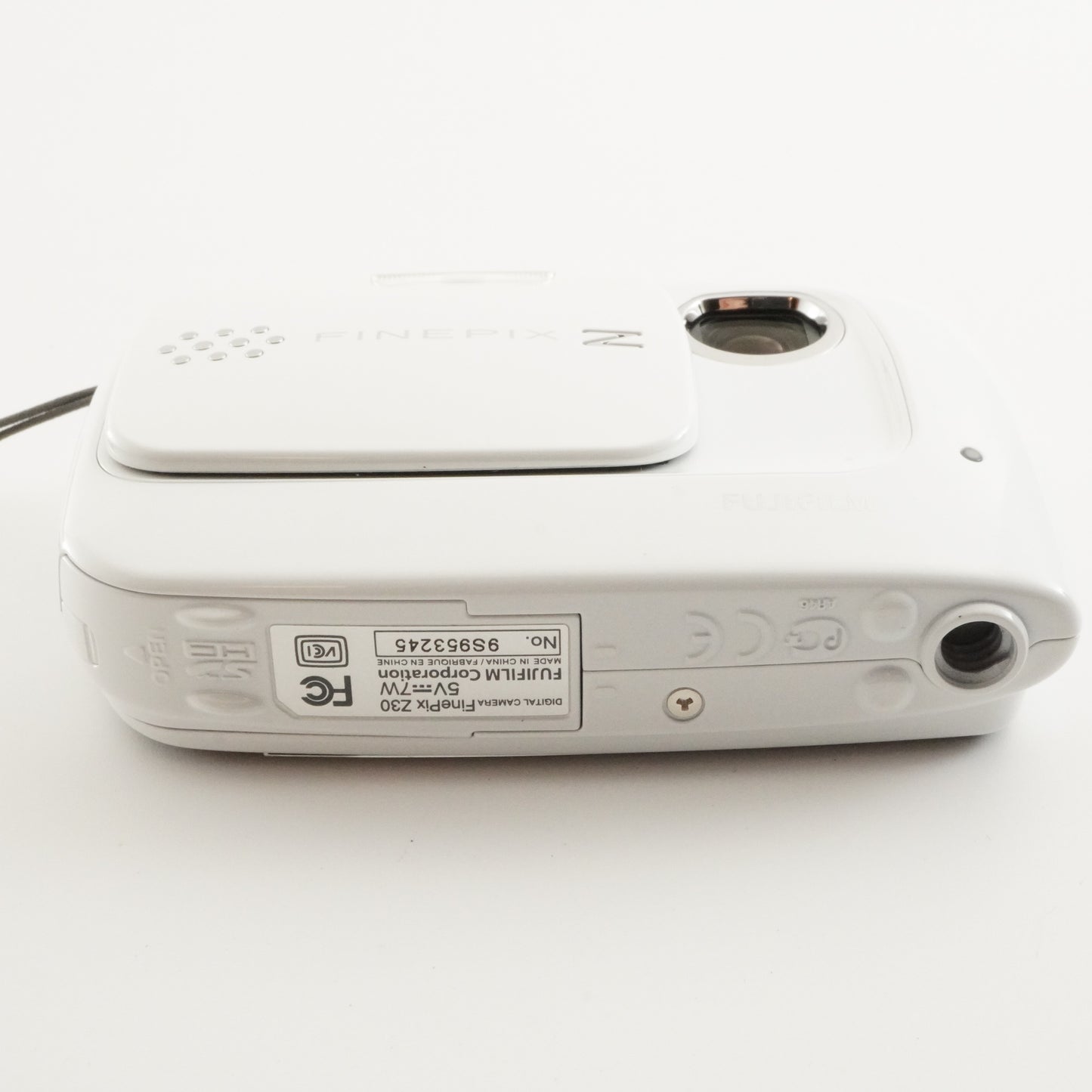 FUJIFILM FINEPIX Z30 White In Box With 4GB SDHC Card from Japan #4543