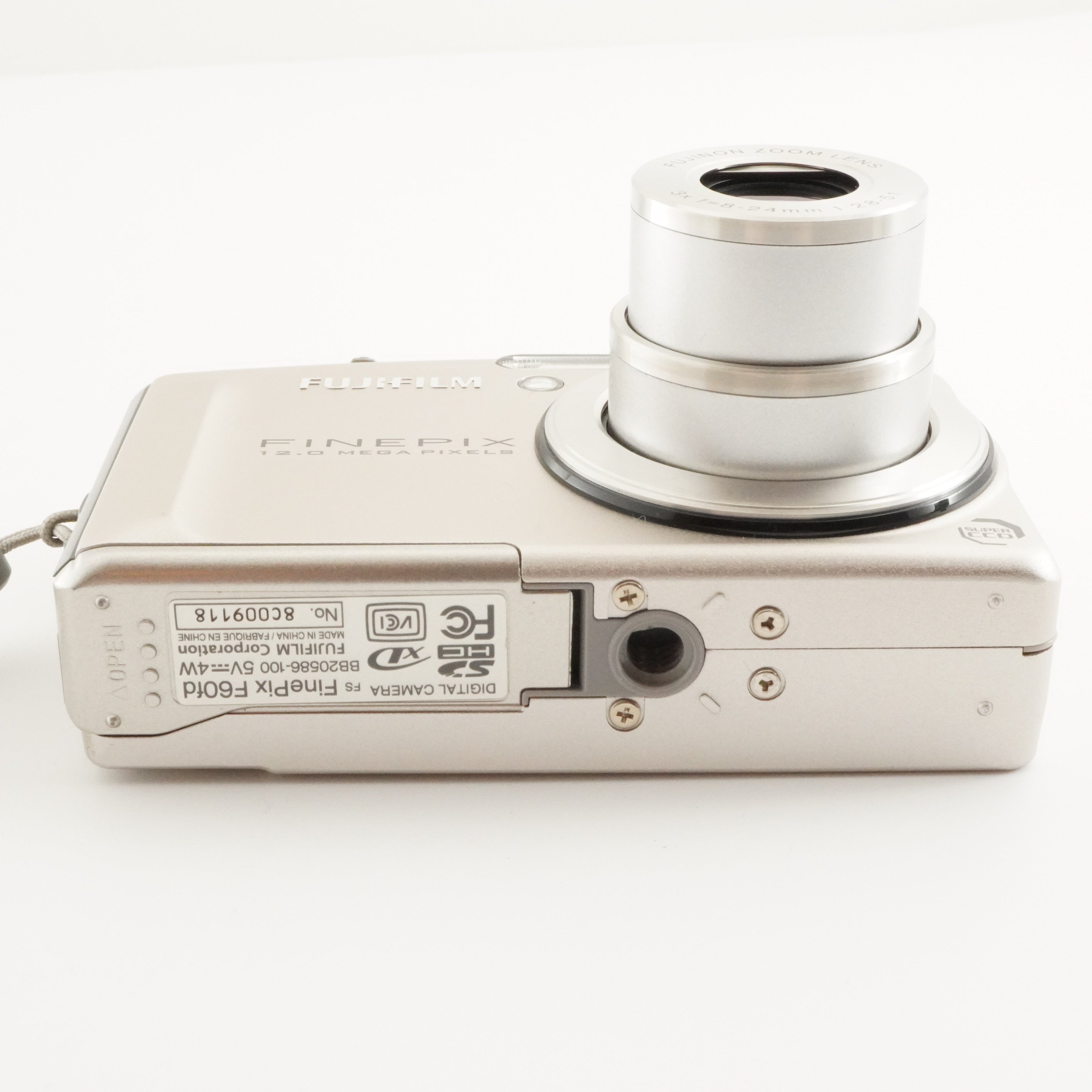 FUJIFILM FINEPIX F60fd Silver In Box With 4GB SDHC Card from