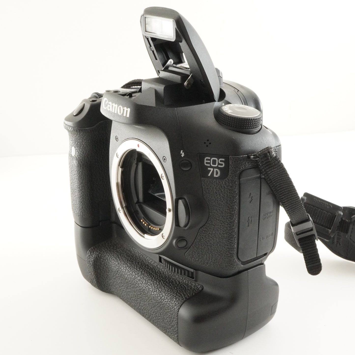 [4,463 Shots] Canon EOS 7D + Battery Grip BG-E7 DSLR Camera from Japan #7487