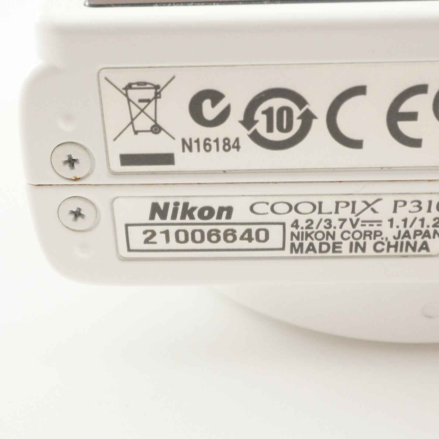 Nikon COOLPIX P310 White With 4GB SDHC Card from Japan #5899