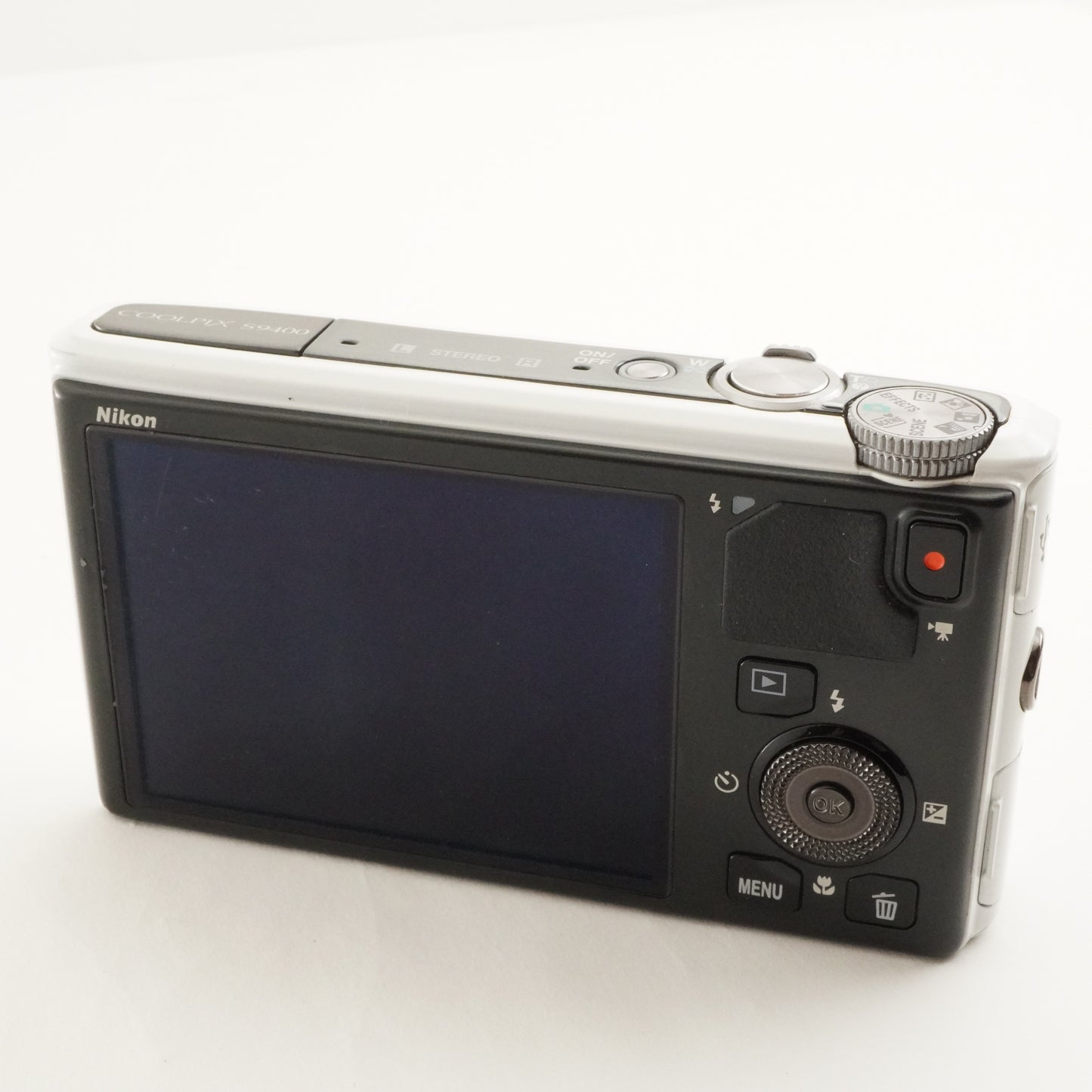 Nikon COOLPIX S9400 White With 4GB SDHC Card Digital Camera from Japan #3131