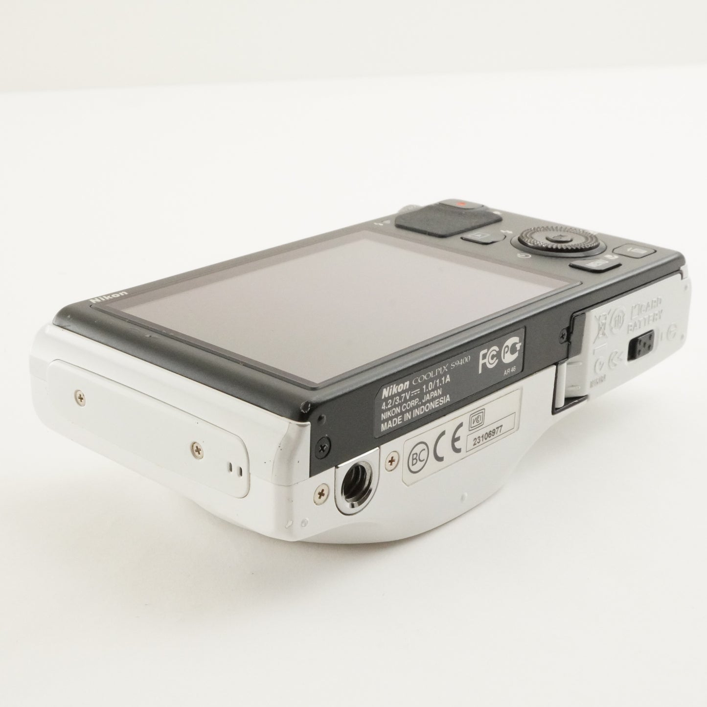 Nikon COOLPIX S9400 White With 4GB SDHC Card Digital Camera from Japan #3131