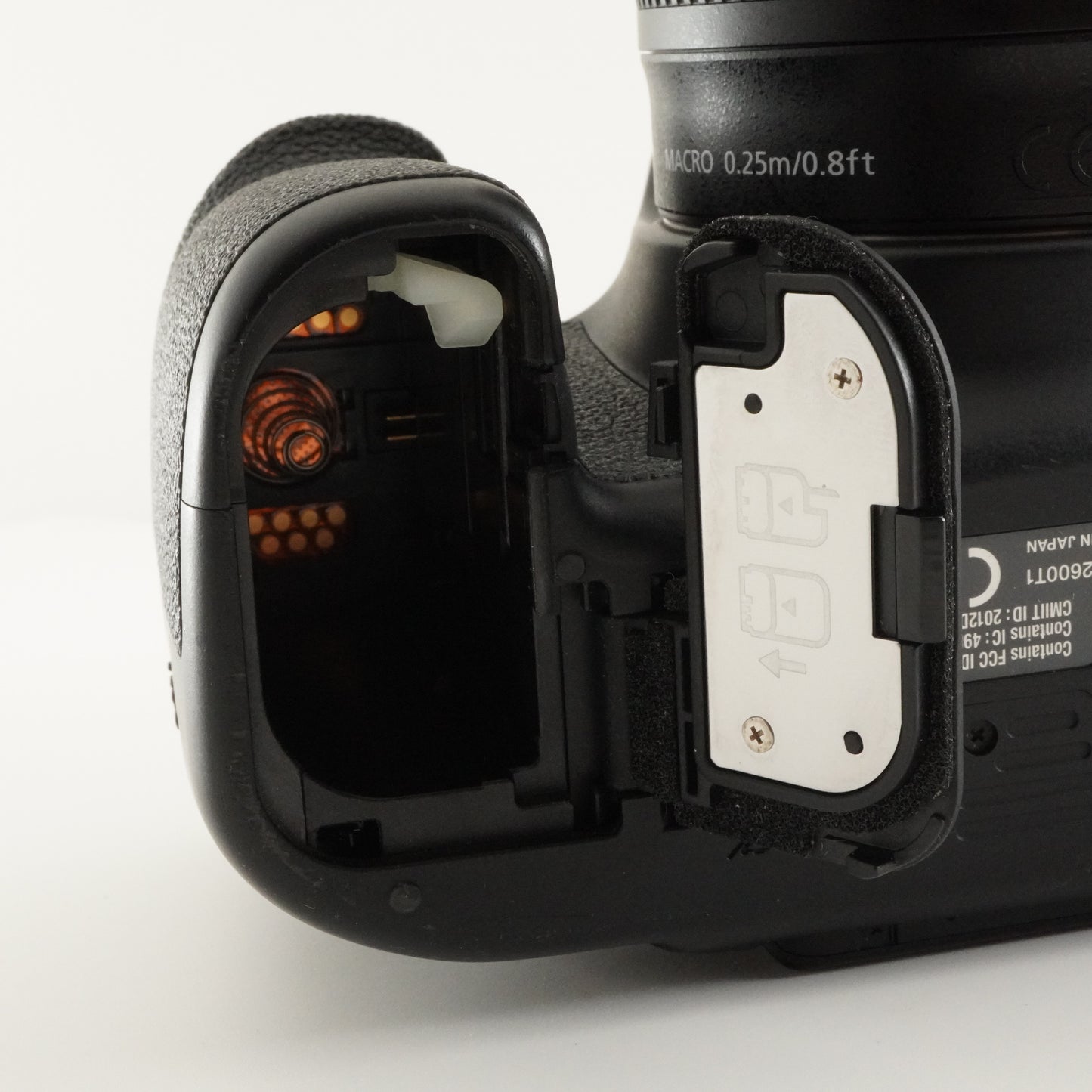 [11,194 Shots] Canon EOS 70D + EF-S 18-55mm IS STM In Box from Japan #7595