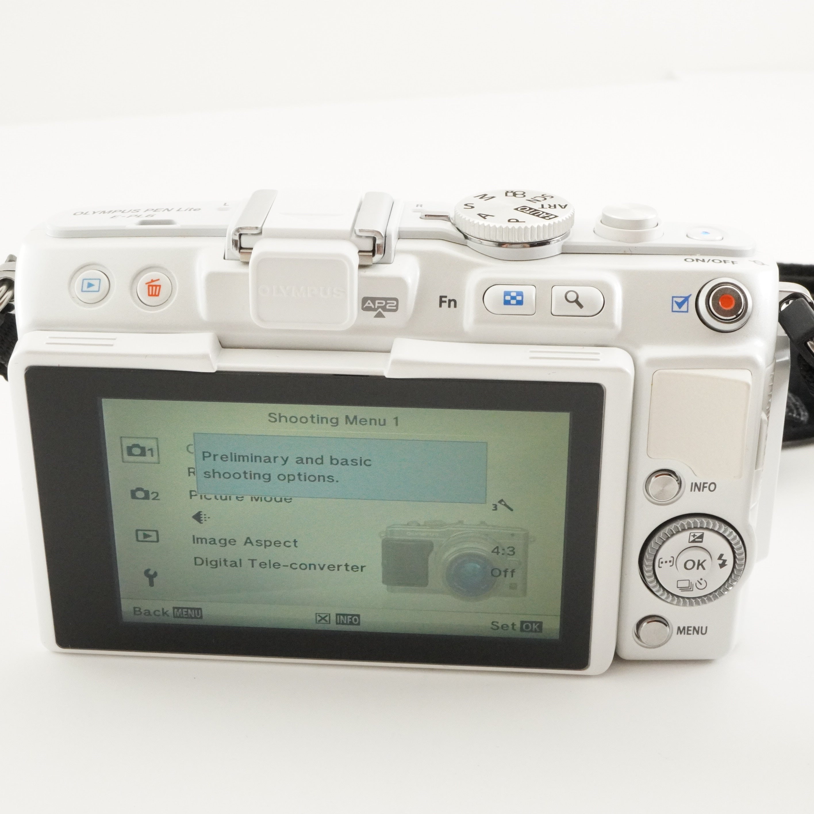 Only 115 Shots] OLYMPUS E-PL6 White + 14-42mm + 40-150 In Box from