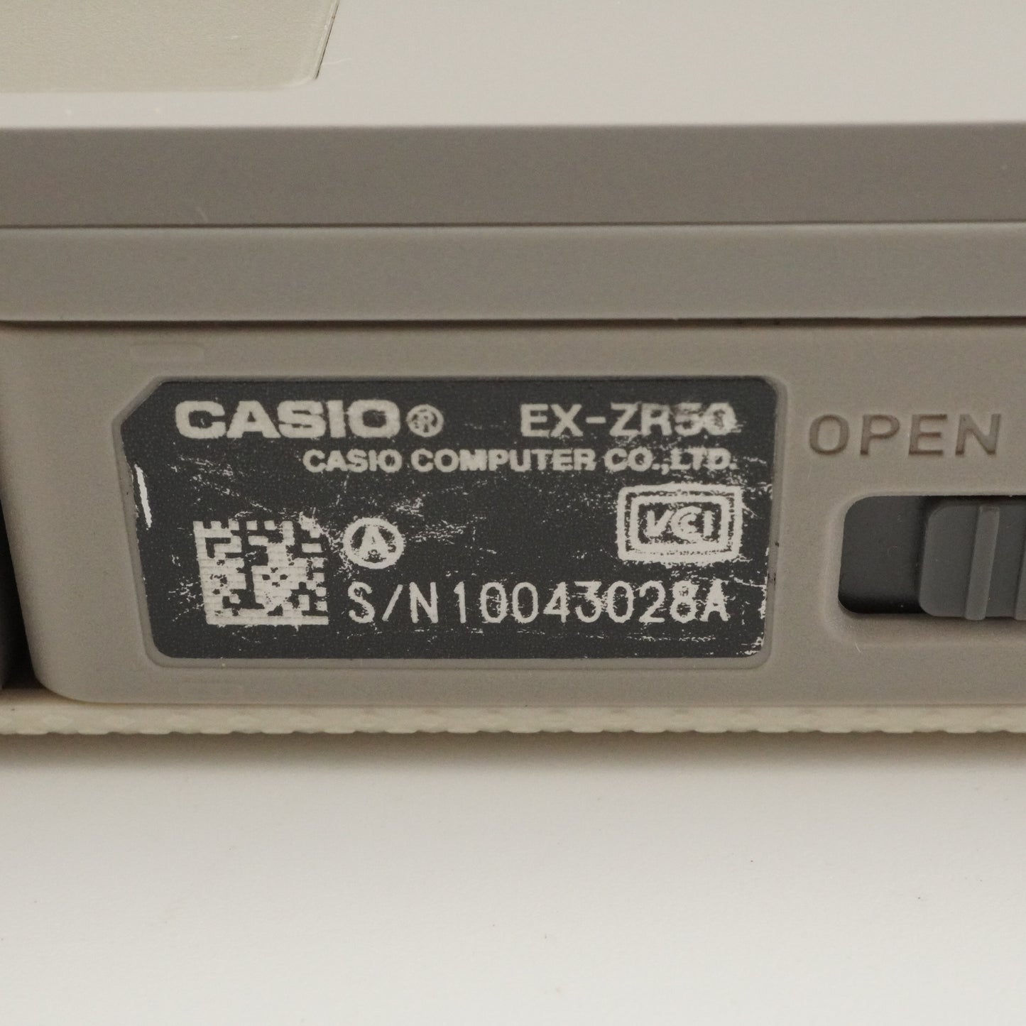 CASIO EXILIM EX-ZR50 White In Box With 4GB SDHC Card from Japan #6182