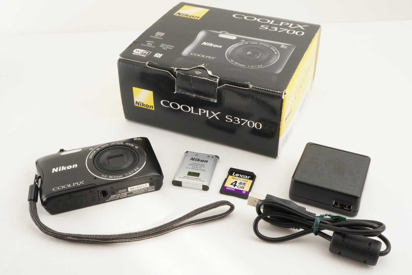 Nikon COOLPIX S3700 Black In Box & 4GB SDHC Card Digital Camera from Japan #1855