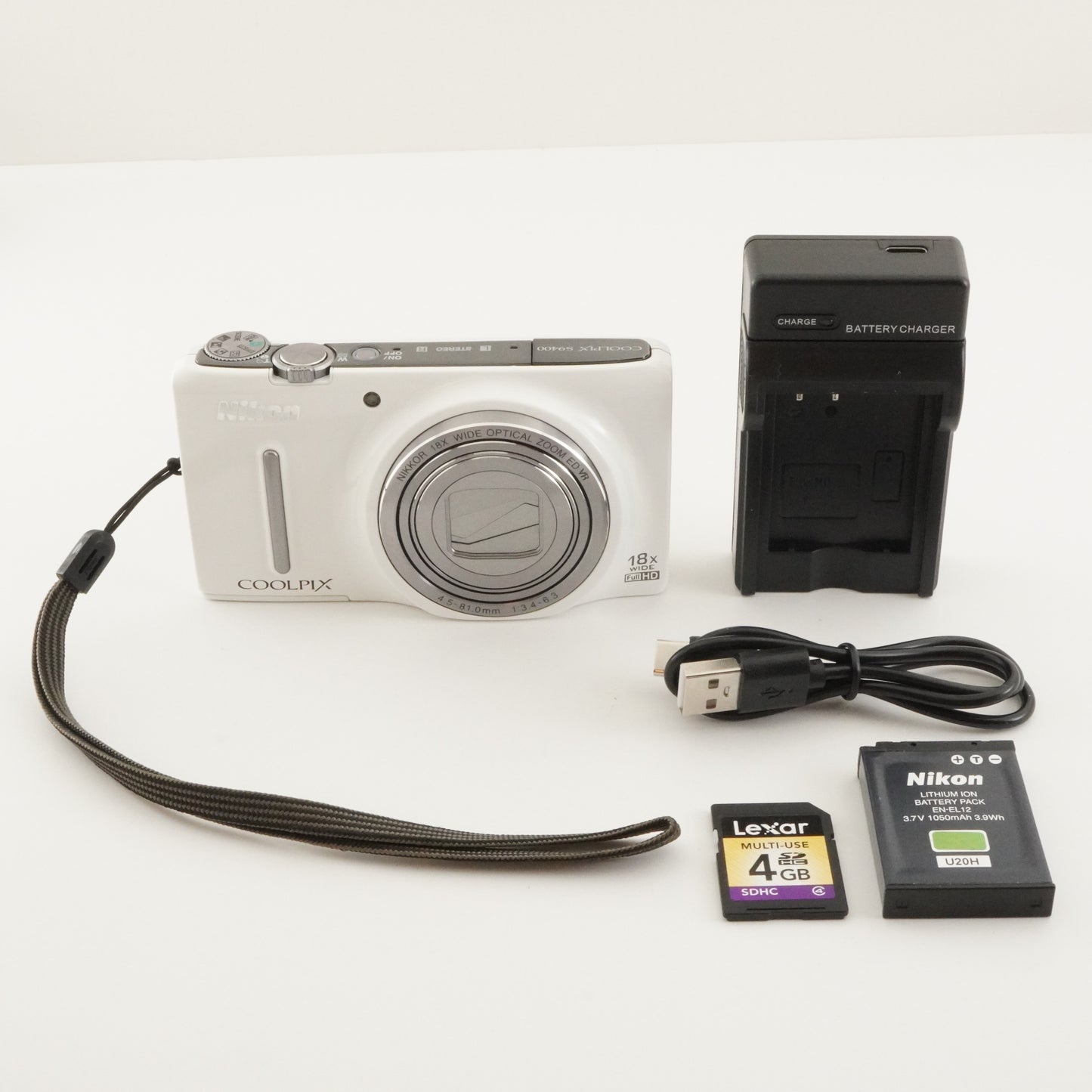 Nikon COOLPIX S9400 White With 4GB SDHC Card Digital Camera from Japan #6157