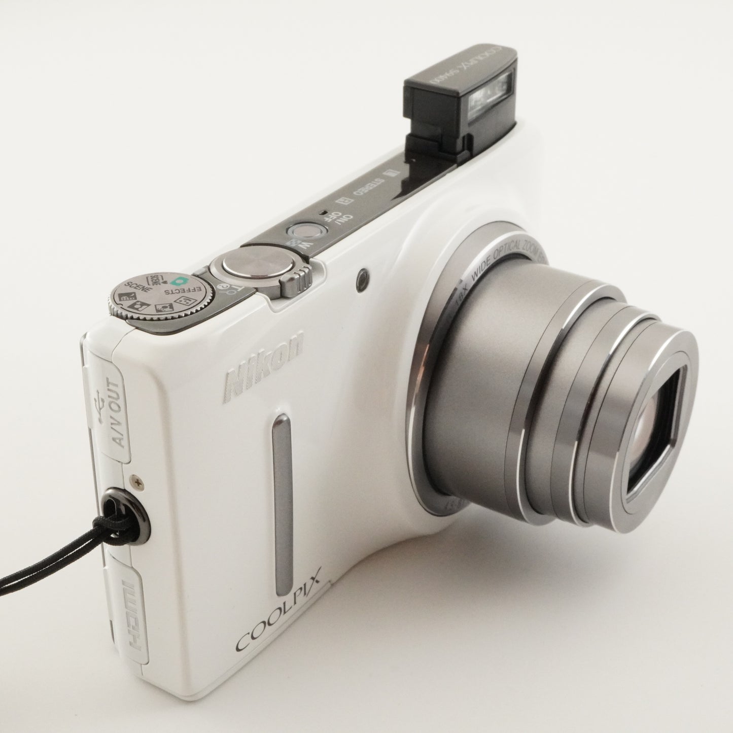 Nikon COOLPIX S9400 White With 4GB SDHC Card Digital Camera from Japan #6157
