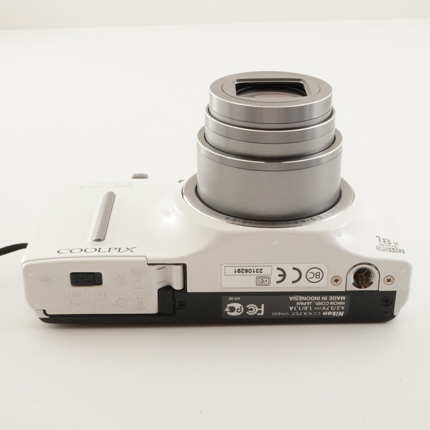 Nikon COOLPIX S9400 White With 4GB SDHC Card Digital Camera from Japan #6157