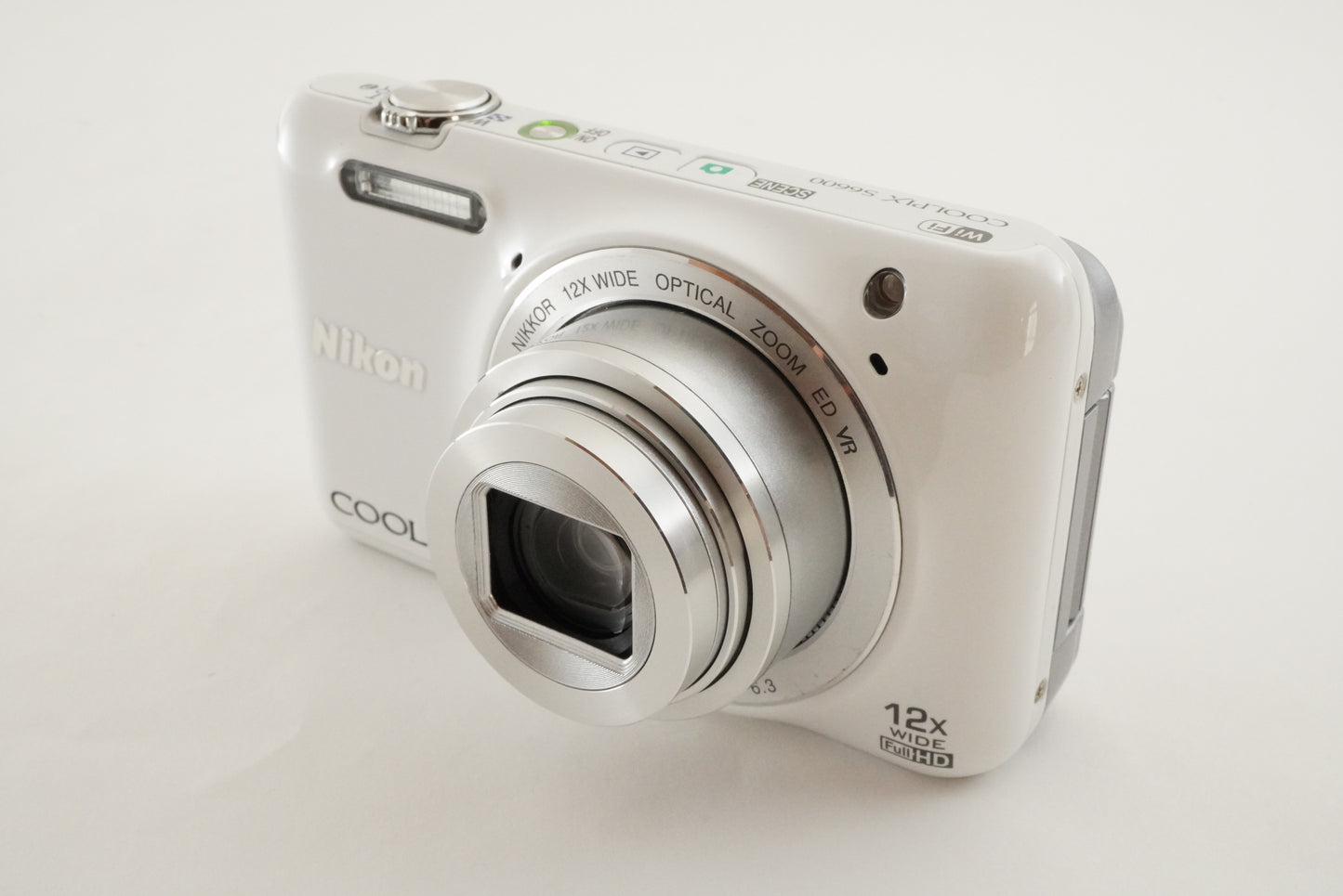 Nikon COOLPIX S6600 White With 4GB SDHC Card Digital Camera from Japan #1847