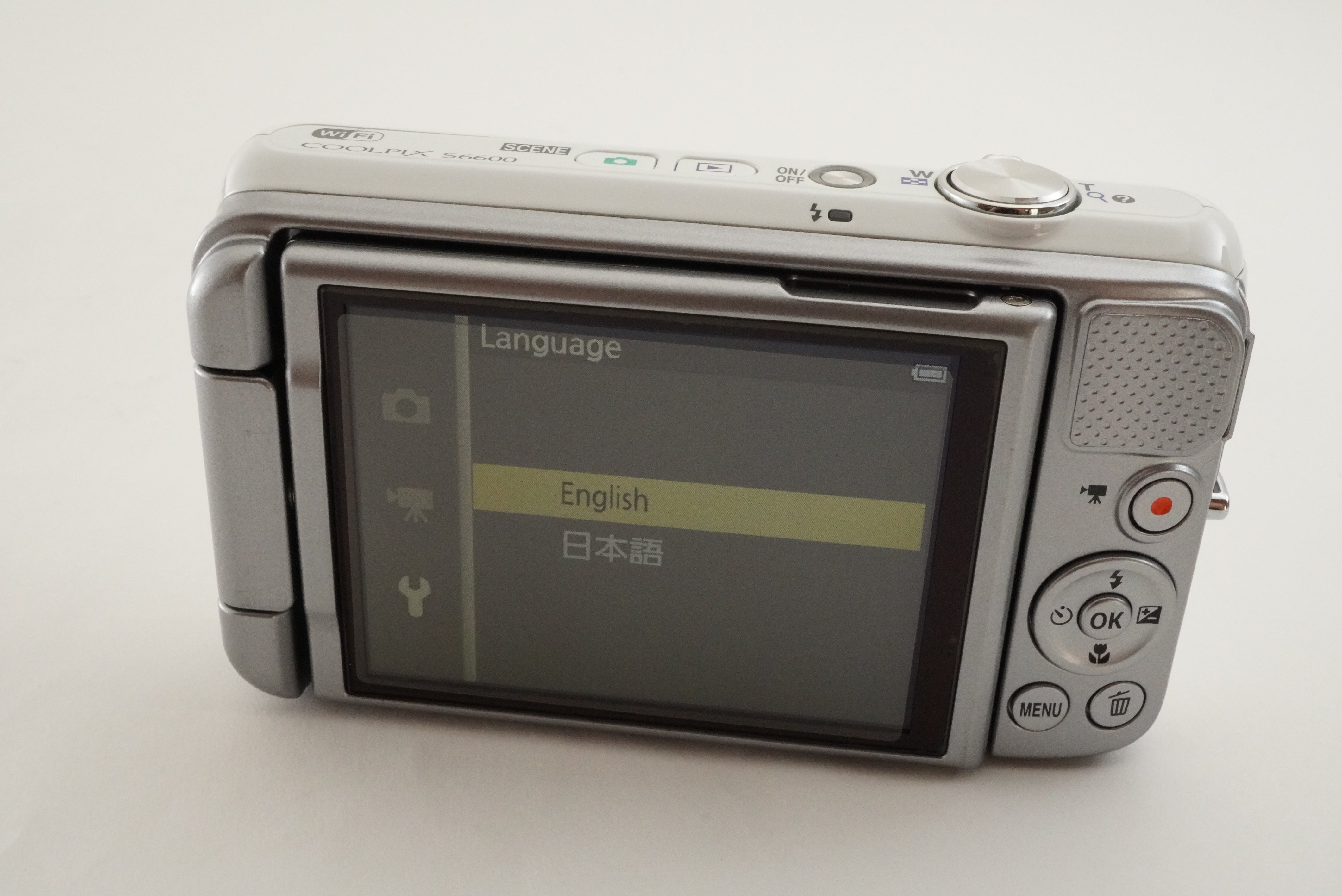Nikon COOLPIX S6600 White With 4GB SDHC Card Digital Camera