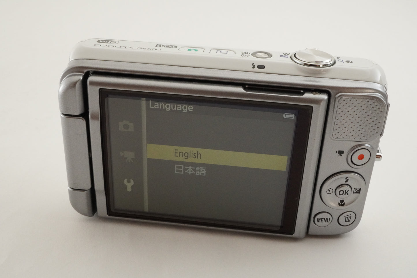 Nikon COOLPIX S6600 White With 4GB SDHC Card Digital Camera from Japan #1847