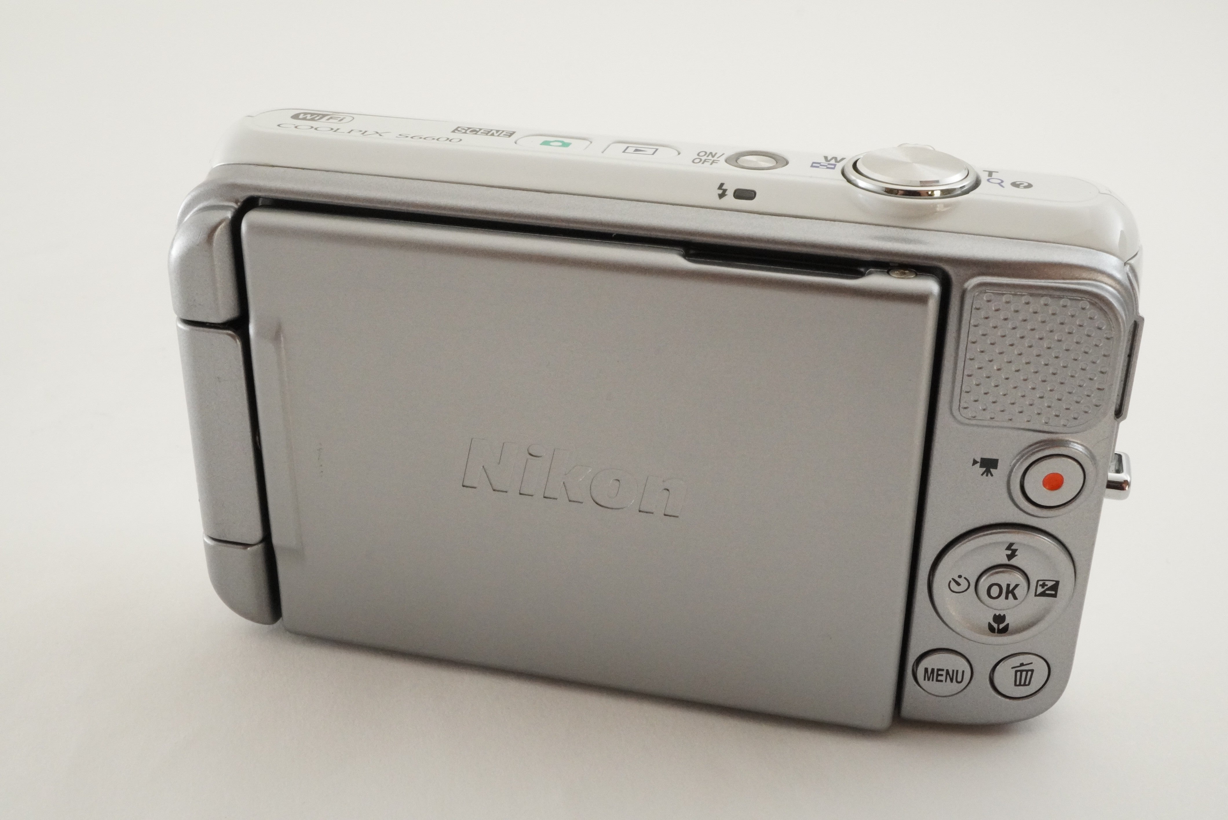 Nikon COOLPIX S6600 White With 4GB SDHC Card Digital Camera