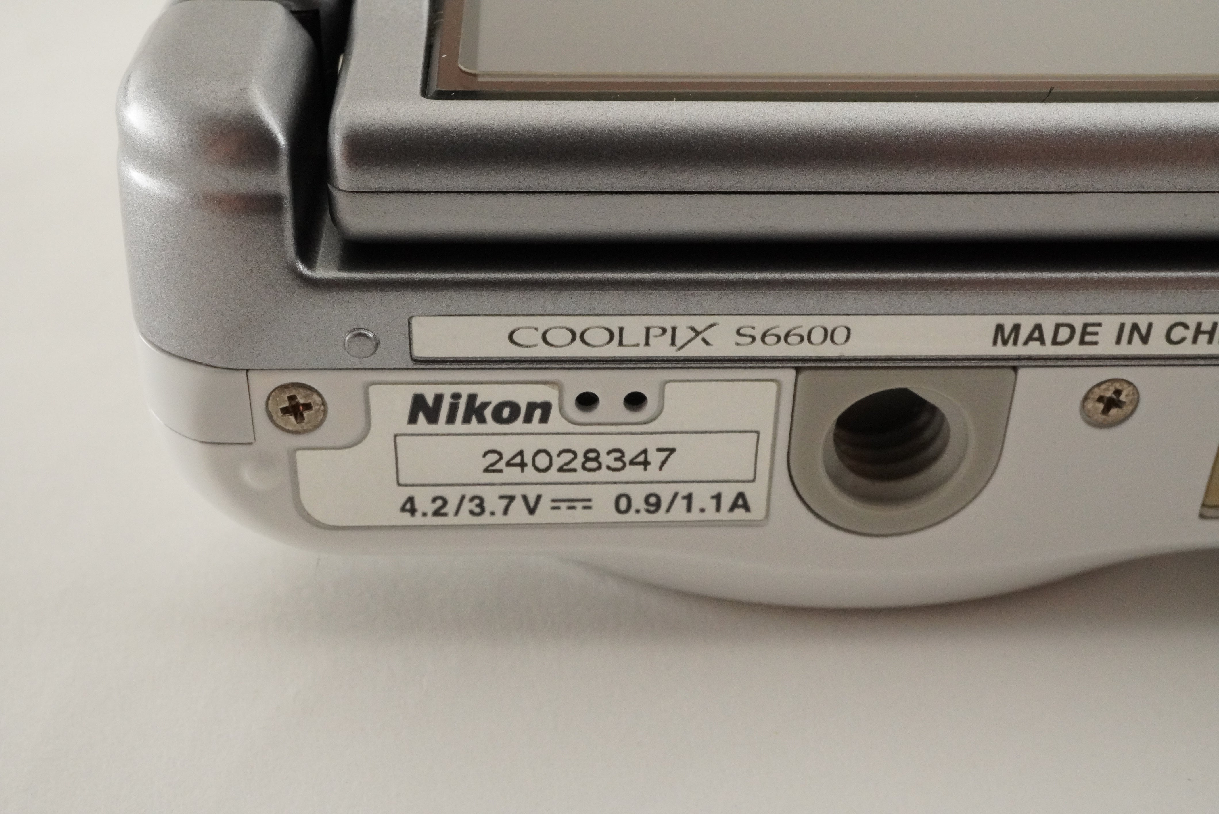 Nikon COOLPIX S6600 White With 4GB SDHC Card Digital Camera