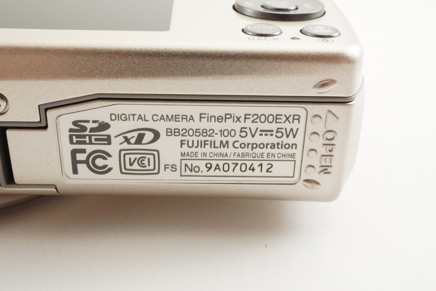 FUJIFILM FINEPIX F200 EXR Silver In Box With 4GB SDHC Card from Japan #1963