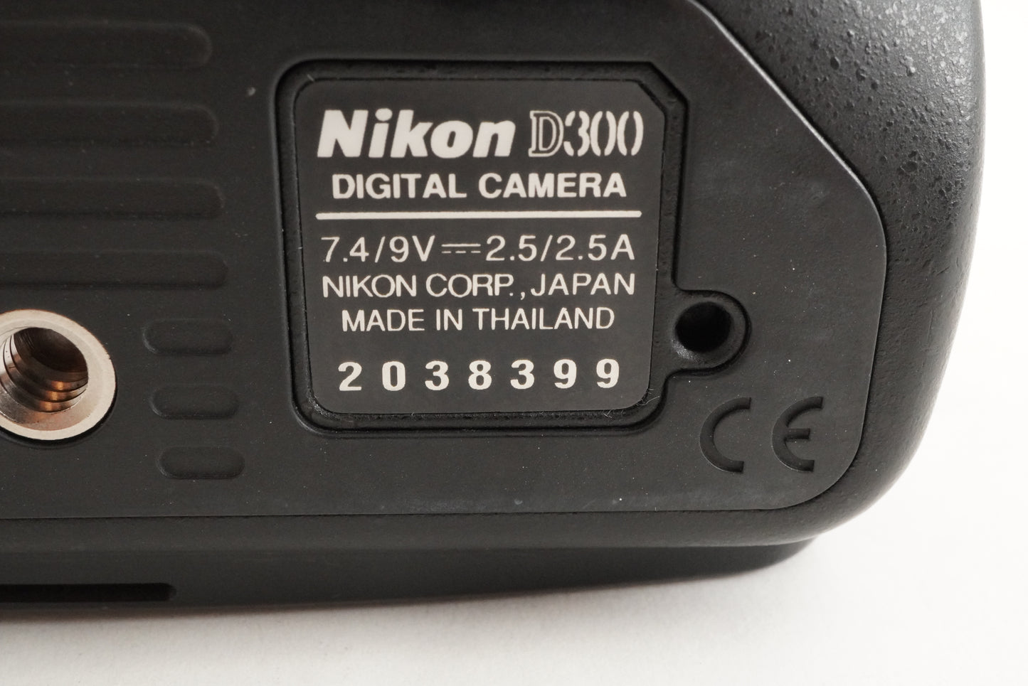 [S/C 743] Nikon D300 + AF-S DX NIKKOR 18-105mm F3.5-5.6G ED VR from Japan #2039