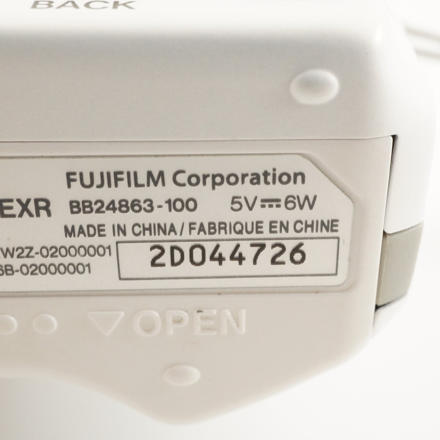 FUJIFILM Finepix F800 EXR White With 4GB SDHC Card from Japan #6529