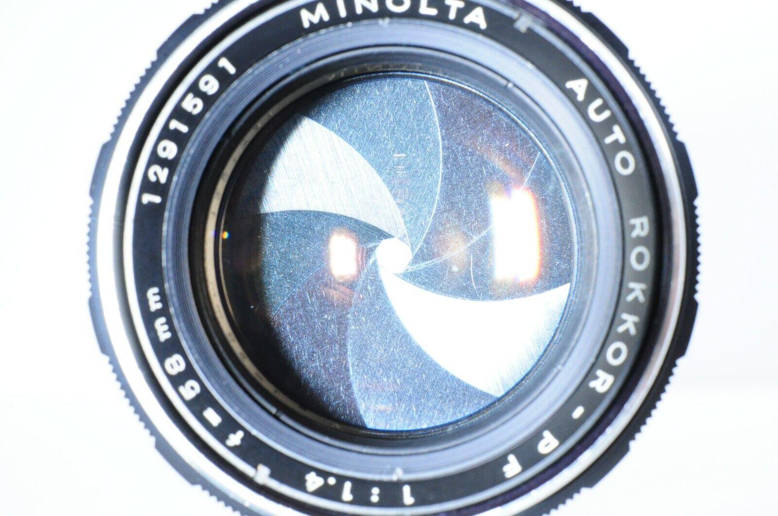 MINOLTA AUTO ROKKOR-PF 58mm F1.4 MF Lens Photo tested from