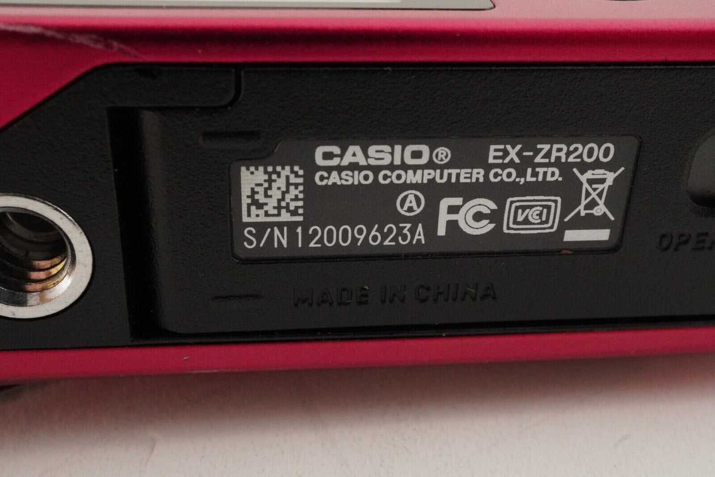 Casio EXILIM EX-ZR200 Red In Box With 4GB SDHC Card Digital Camera from Japan #7565